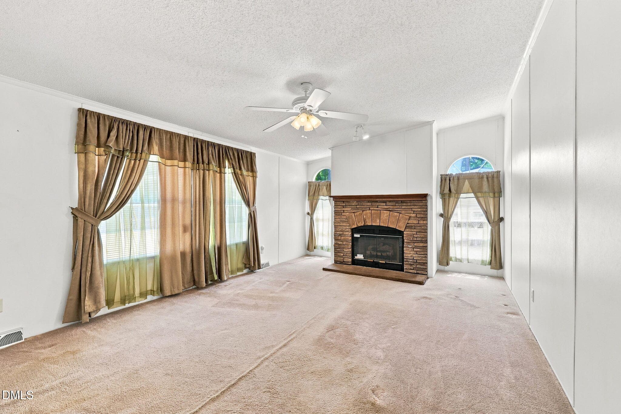 Family Room - 602 Newton Avenue, Princeville, NC 27886, Princeville