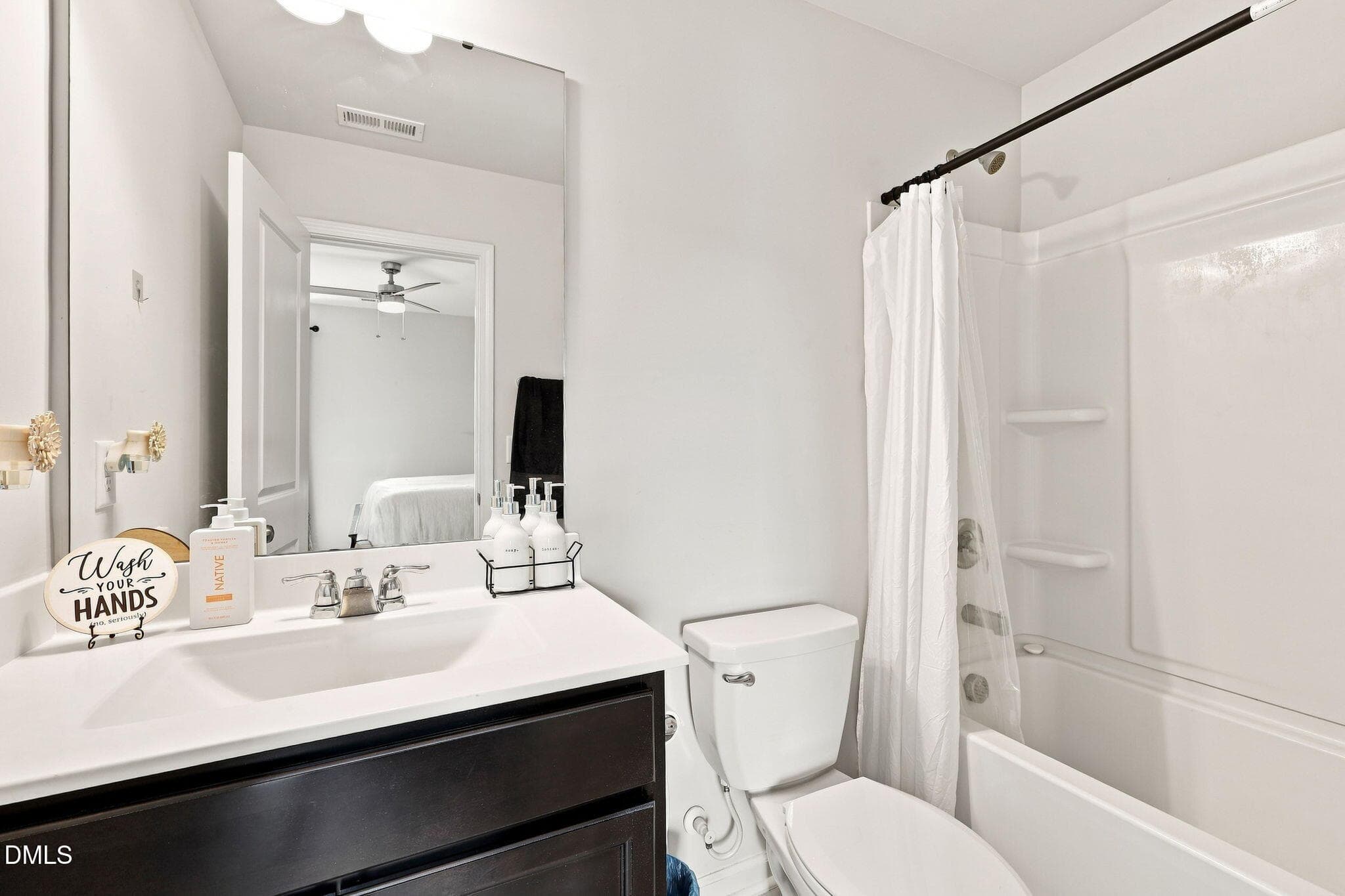 Guest Room Ensuite - 5937 Illuminate Avenue, Raleigh, NC 27616, Raleigh