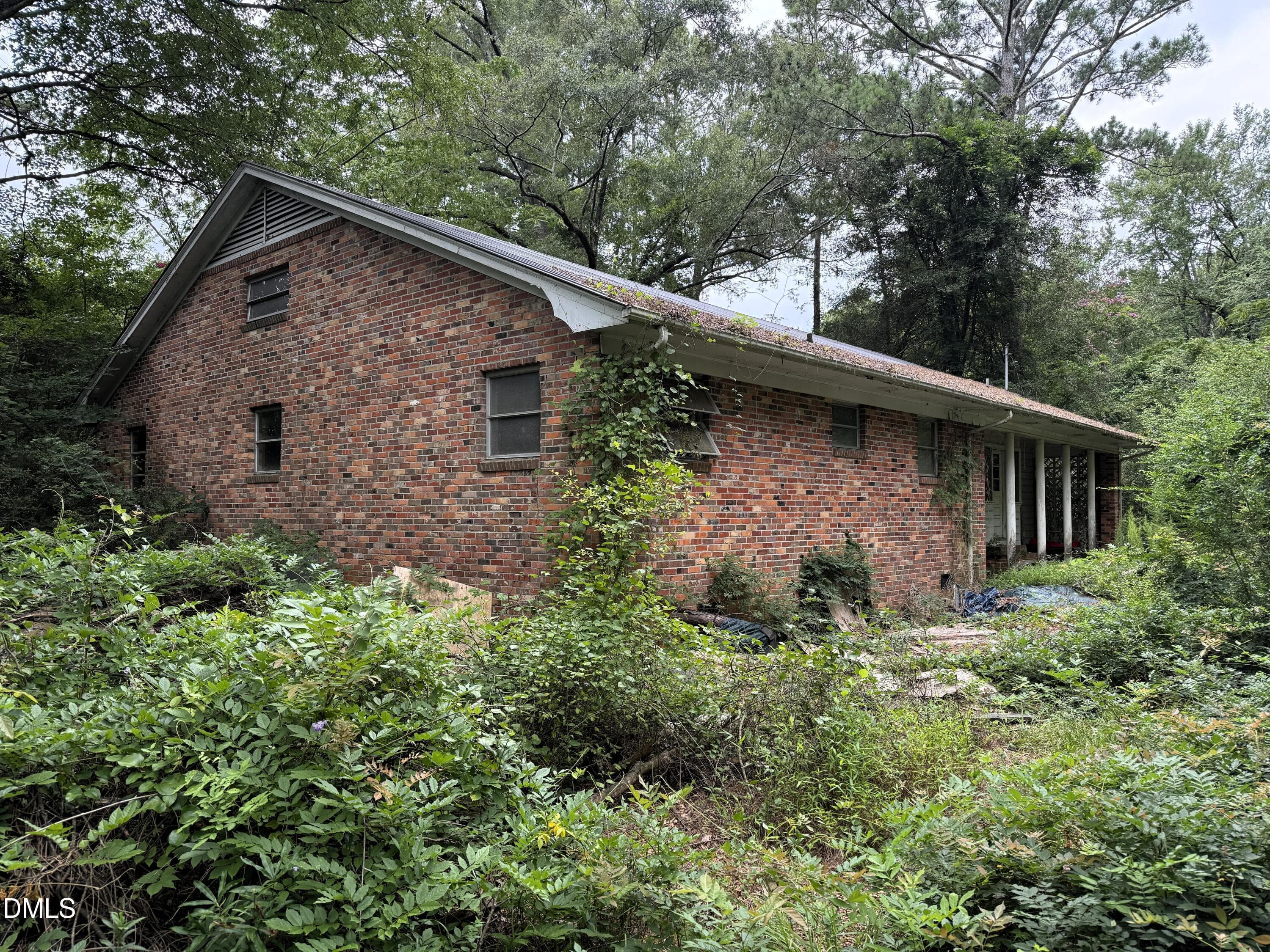 Old House - 1755 Bunnlevel Erwin Road, Bunnlevel, NC 28323