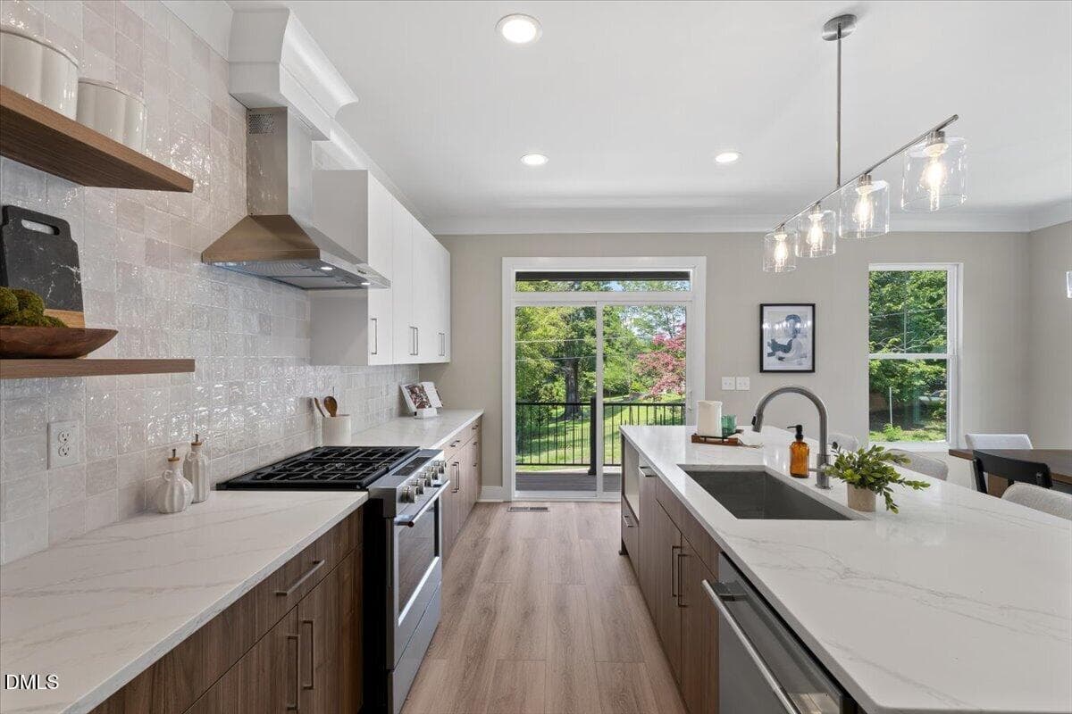 Kitchen - 720 Oakwood Avenue 101, Raleigh, NC 27601, Raleigh
