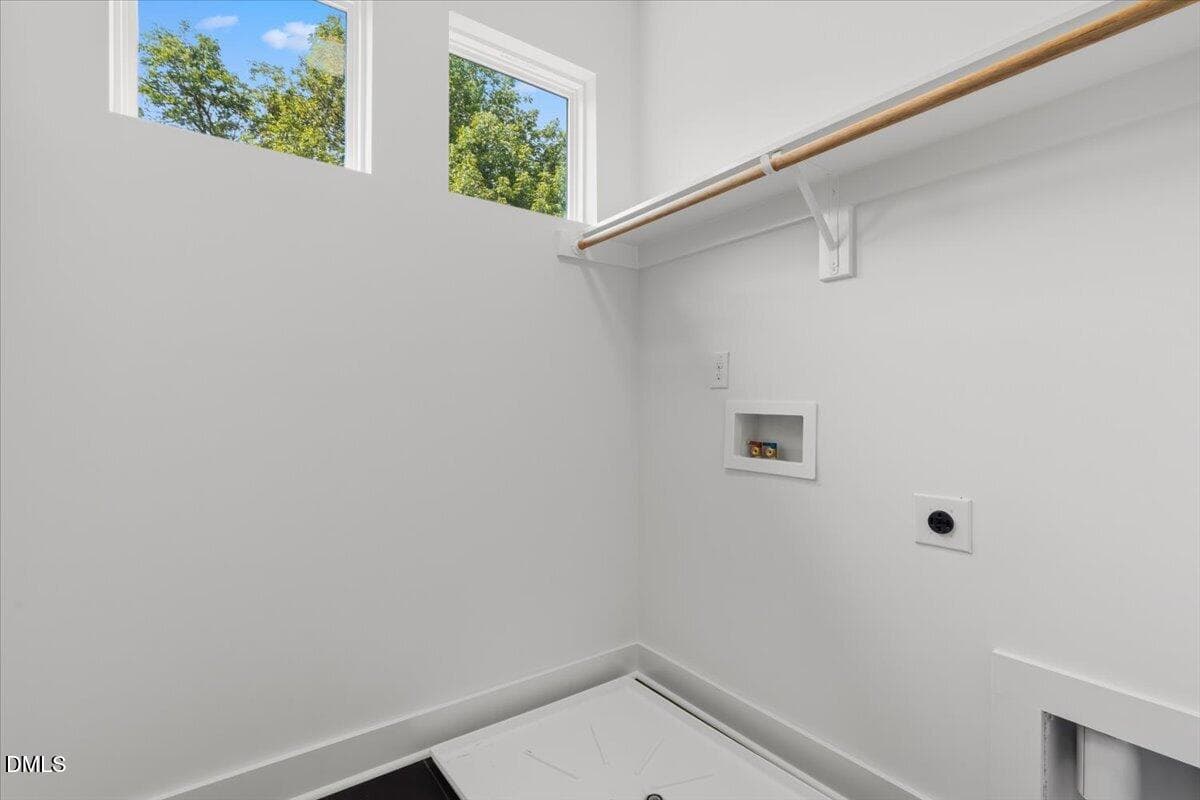 Laundry - 720 Oakwood Avenue 102, Raleigh, NC 27601, Raleigh