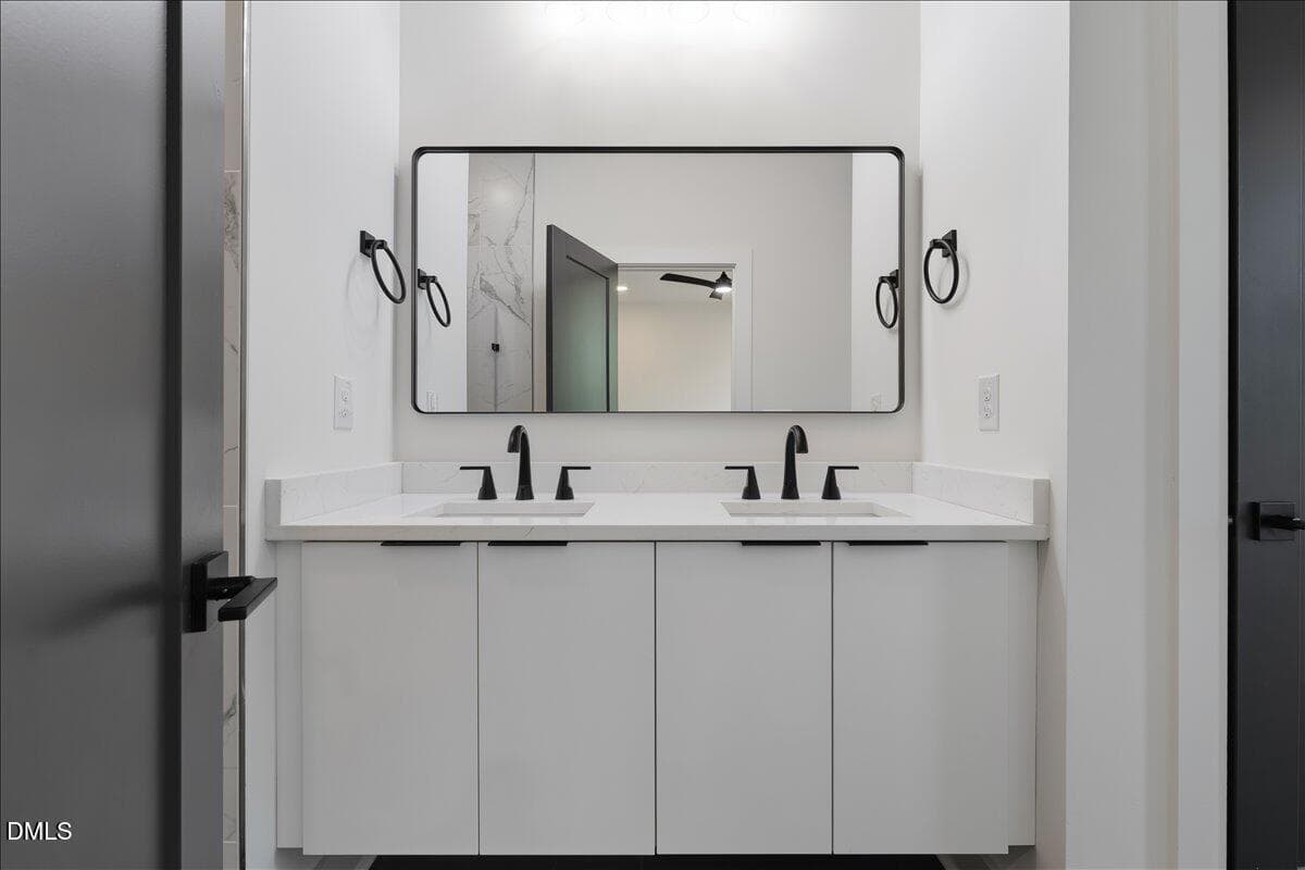 Bathroom - 720 Oakwood Avenue 102, Raleigh, NC 27601, Raleigh