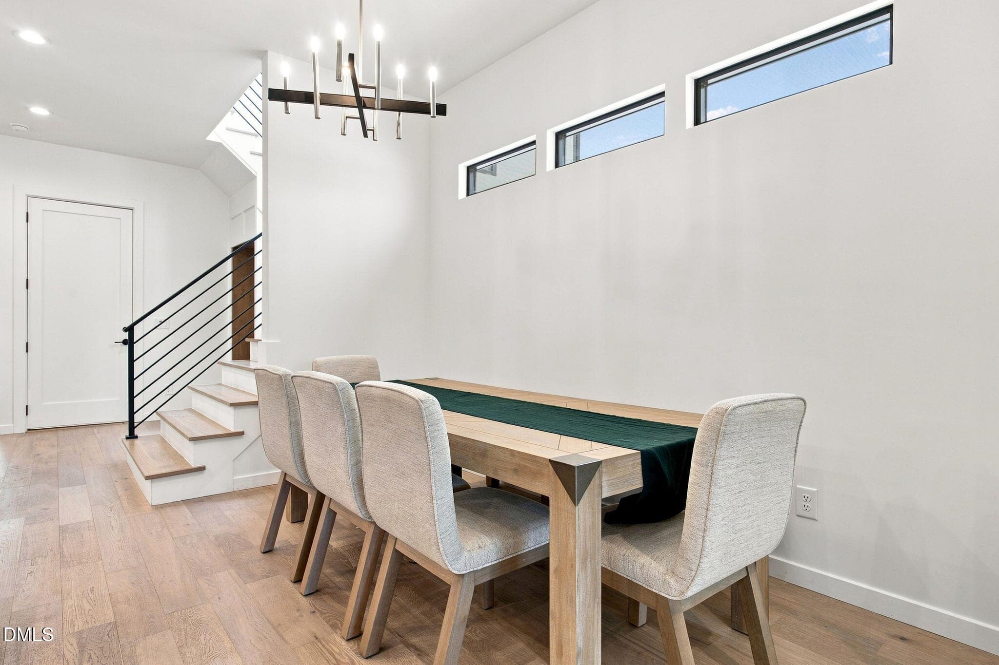 21-web-or-mls-IMG_6793 - 907 N State Street, Raleigh, NC 27604, Raleigh