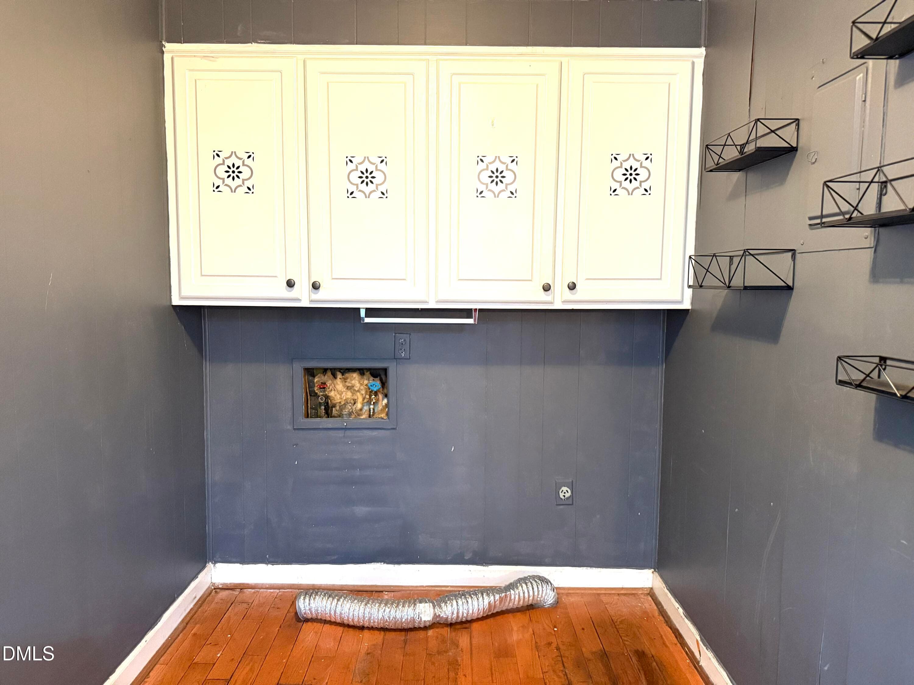 Laundry - 2248 Longleaf Pine Drive, Kinston, NC 28504