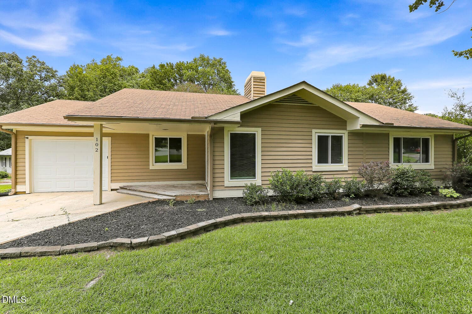 102 Oaklake Court, Fuquay Varina, NC 27526