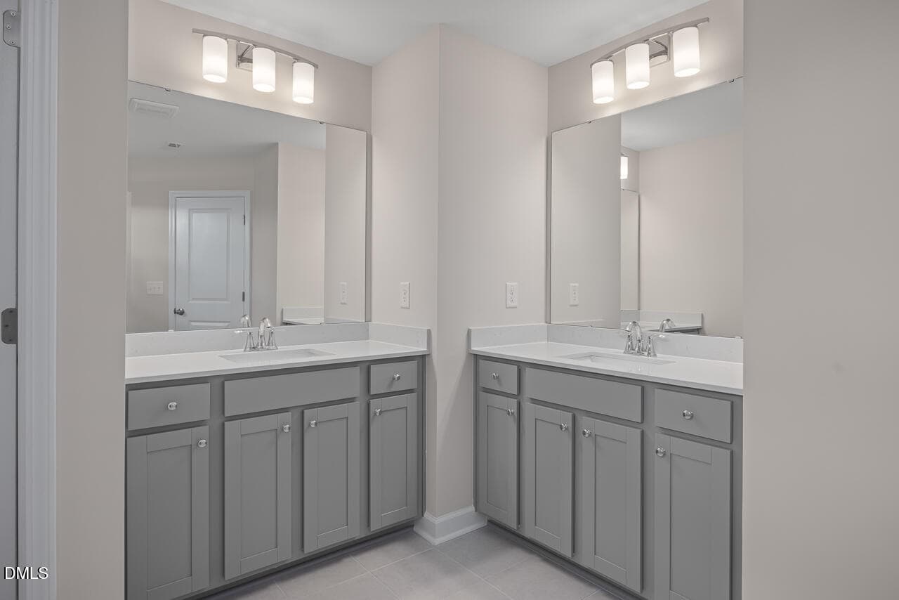 Owner Bathroom - 3835 Well Fleet Drive, Willow Springs, NC 27592