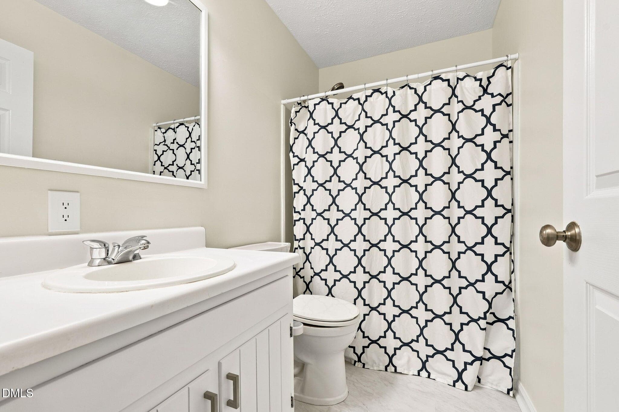 31-web-or-mls-IMG_7190_edit - 1916 Sierra Drive, Raleigh, NC 27603, Raleigh