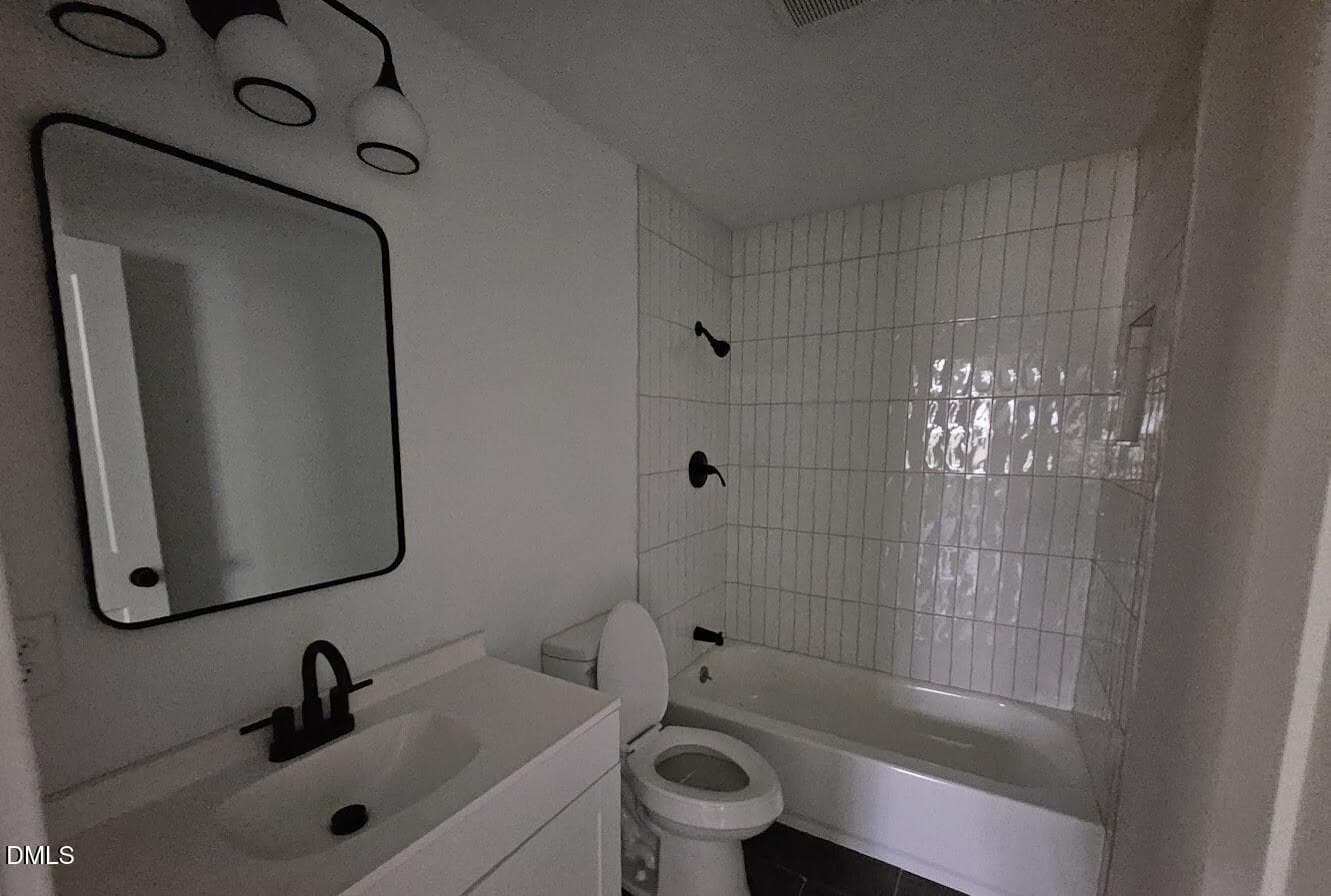 Hall Bath - 2506 Dominion Street, Durham, NC 27704, Durham