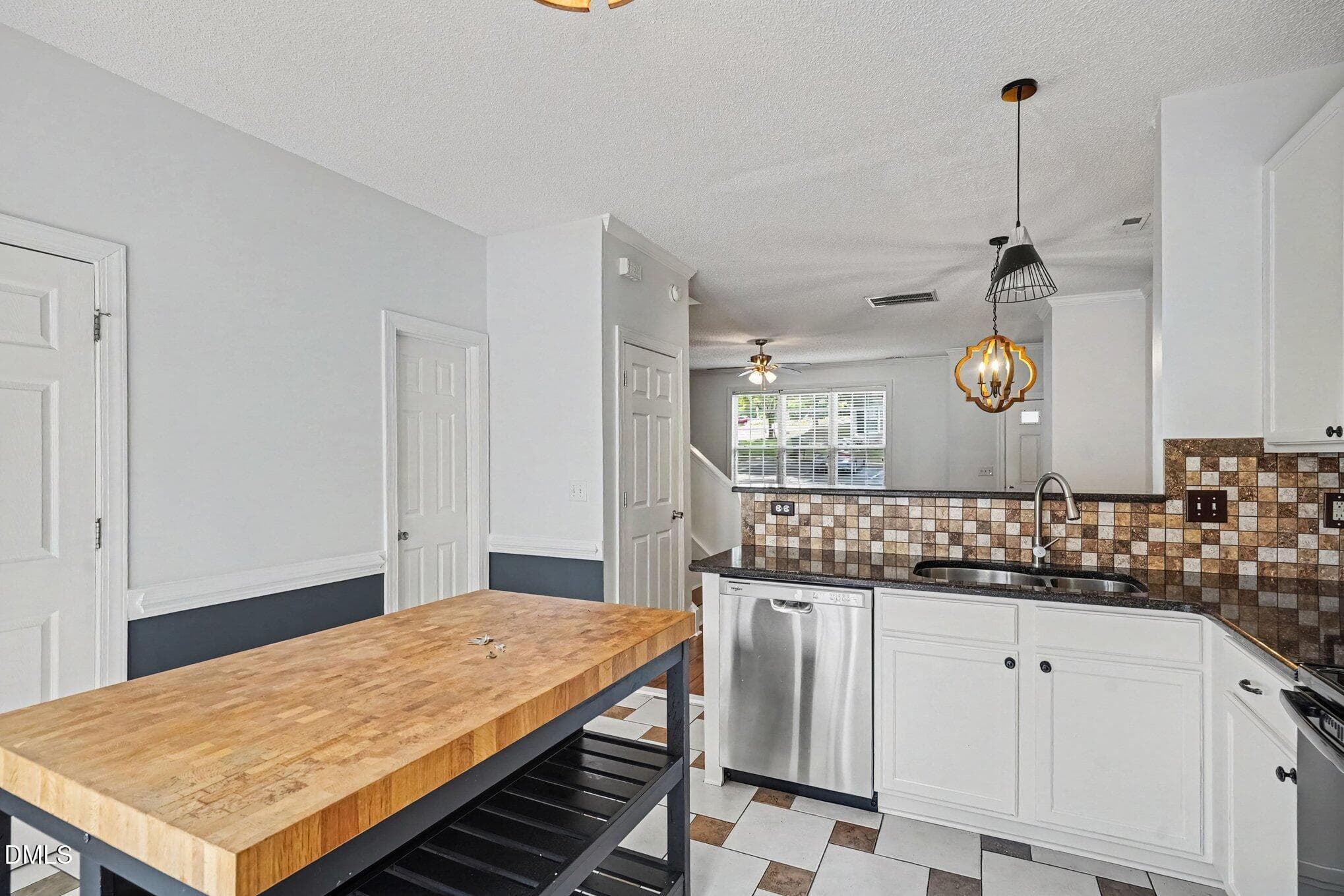 010_file_8564 - 809 Rothshire Court, Raleigh, NC 27615, Raleigh