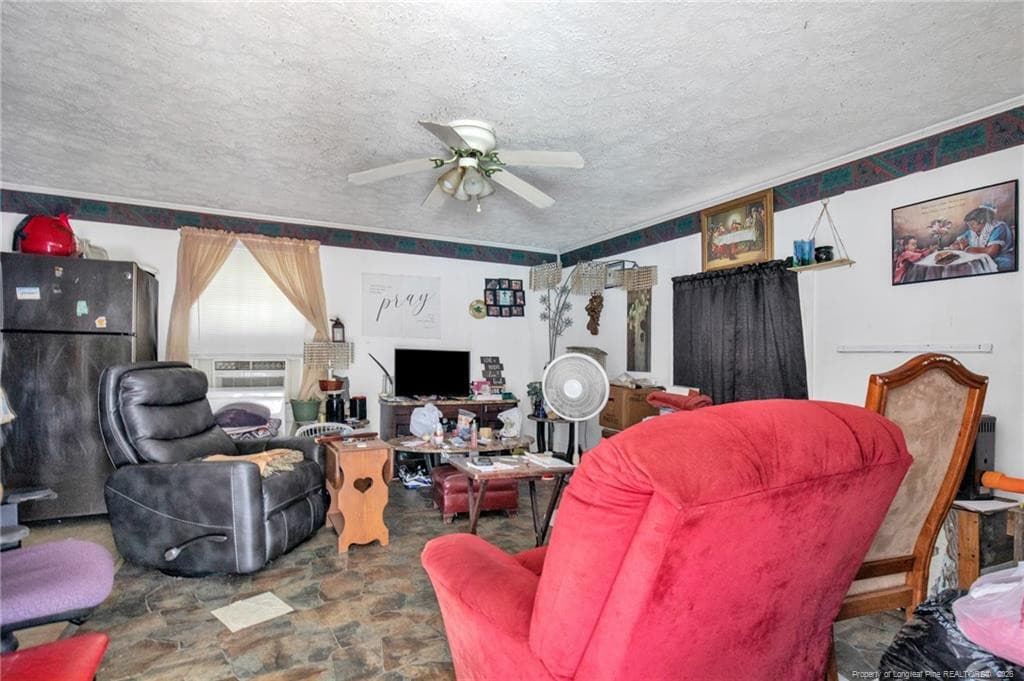 Photo 4 - 318 N Elm Street N, Maxton, NC 28364, Maxton