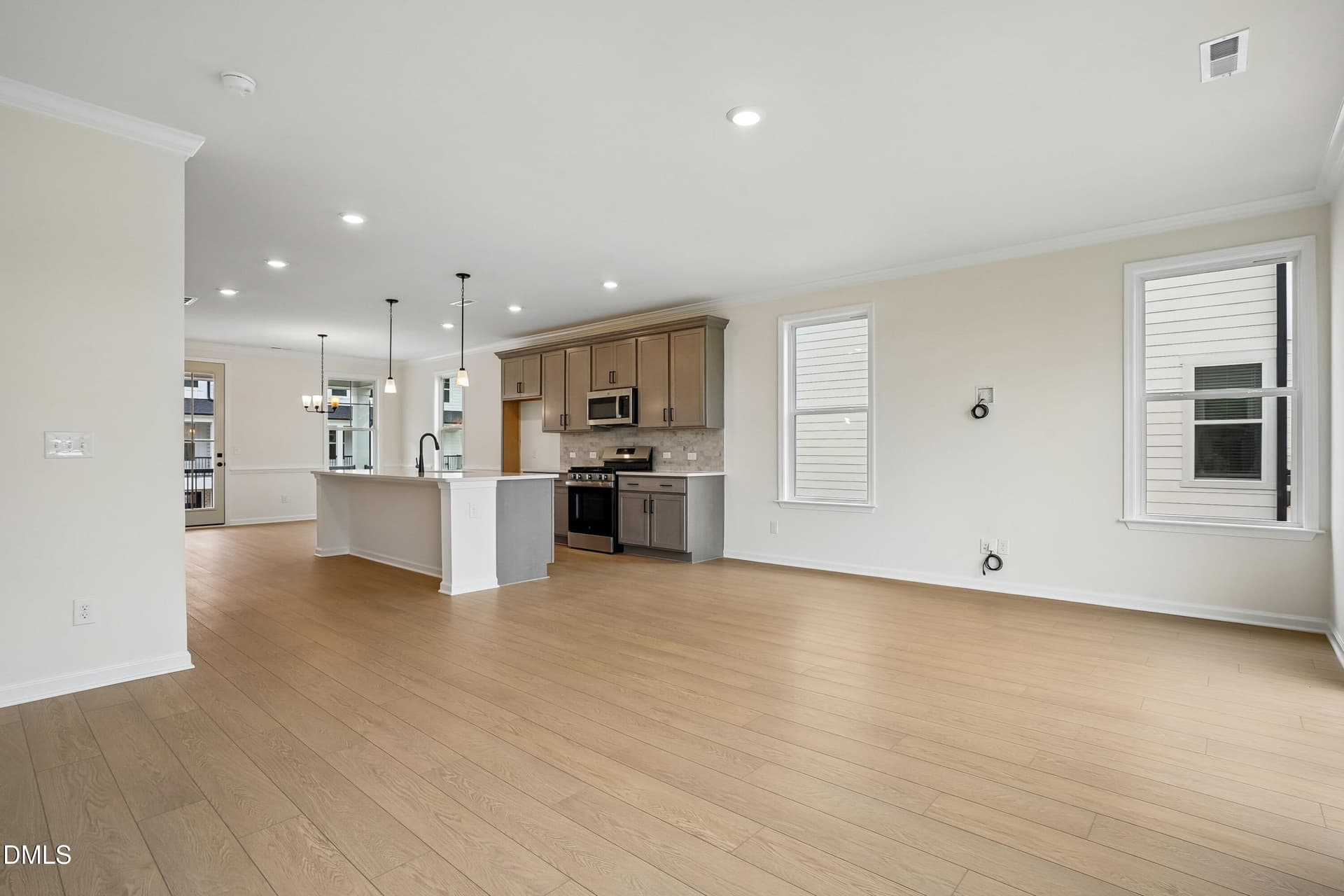10-Living Room - 31 E Tiger Lily Trail, Clayton, NC 27527