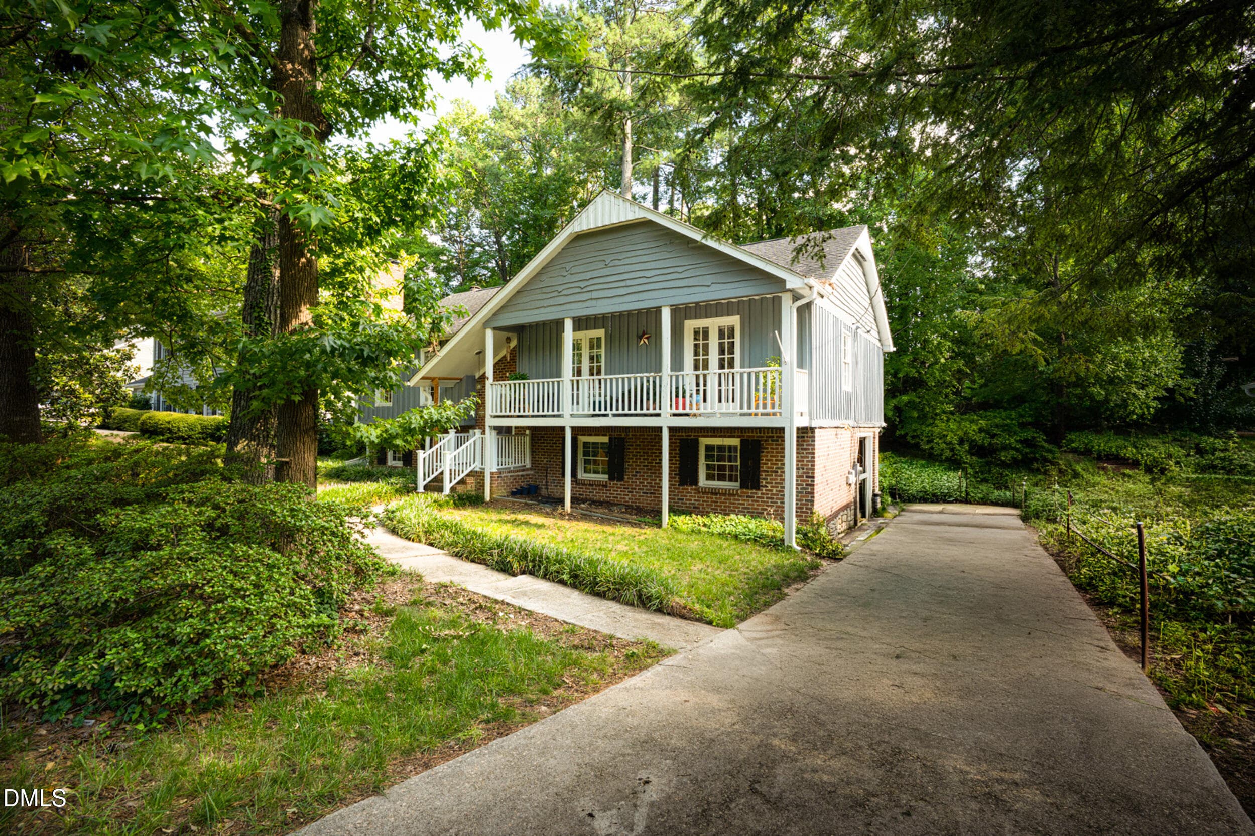 1008 E Millbrook Road, Raleigh, NC 27609