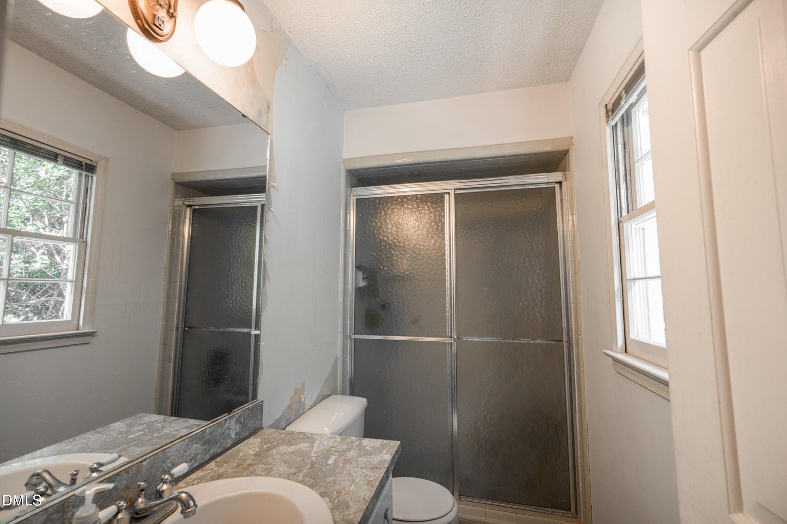 17_Additional_Full_Bath - 1008 E Millbrook Road, Raleigh, NC 27609, Raleigh