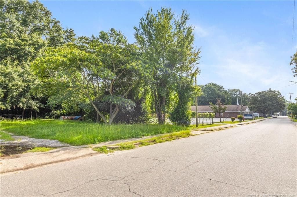 223 6th Avenue E, Red Springs, NC 28377