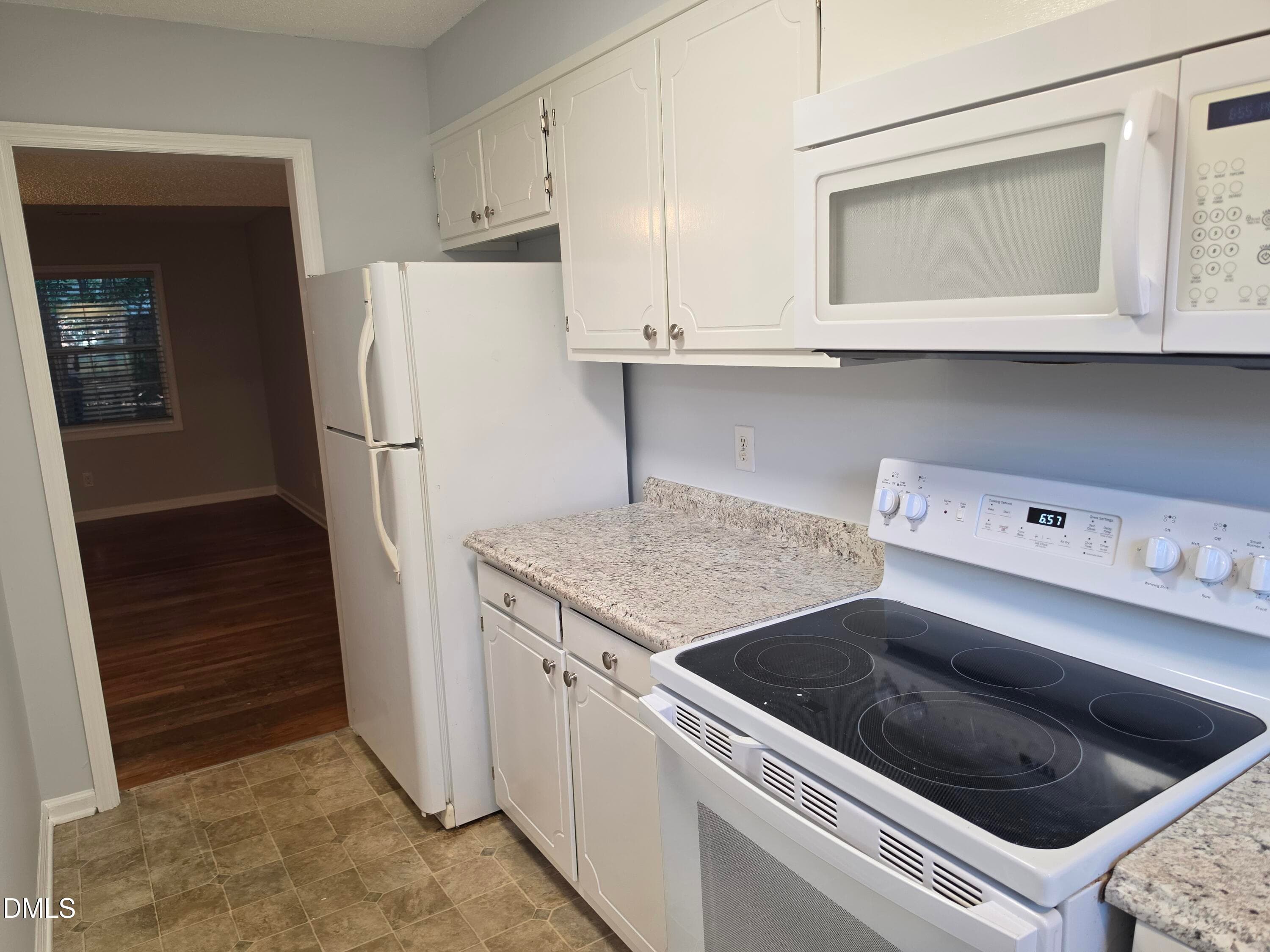 Kitchen - 506 N Greensboro Street Apt 35, Carrboro, NC 27510, Carrboro