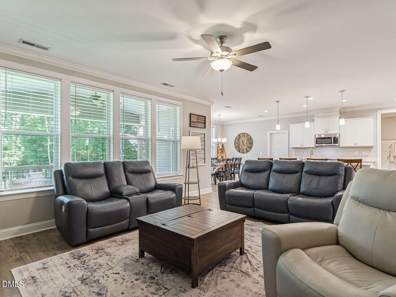 Family Room - 196 W Amber Oak Drive, Selma, NC 27576