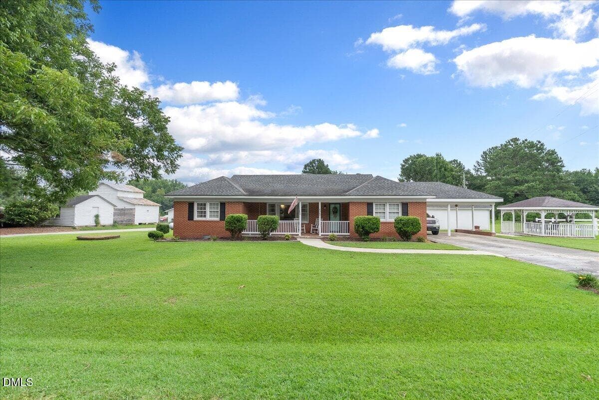 8989 Main Street, Castalia, NC 27816