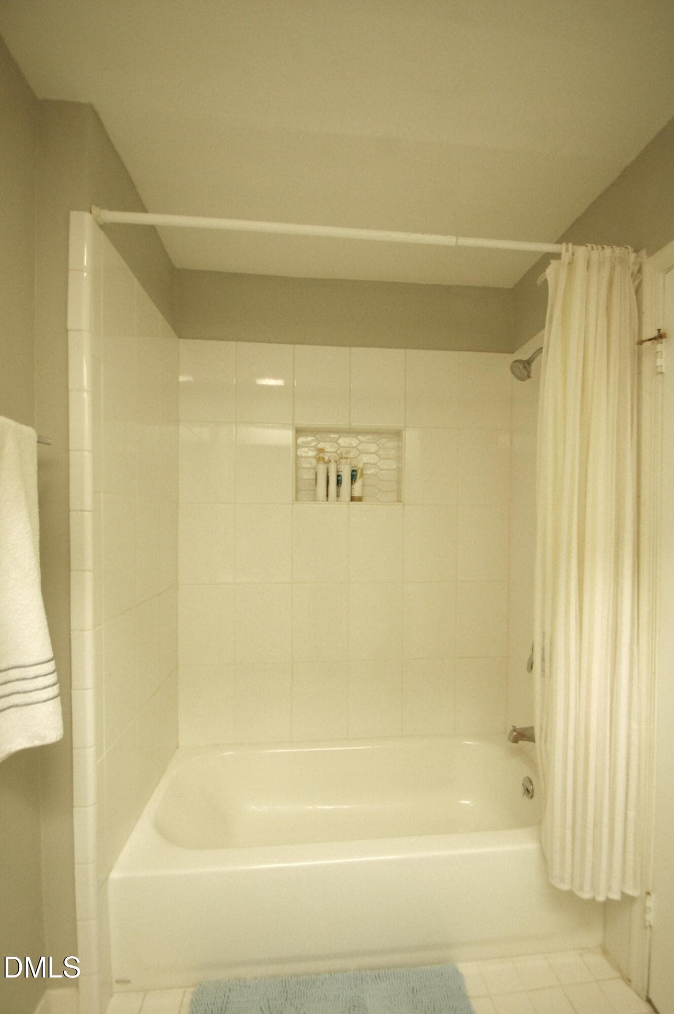 21 Hall Shower - 1434 Sedwick Road, Durham, NC 27713, Durham