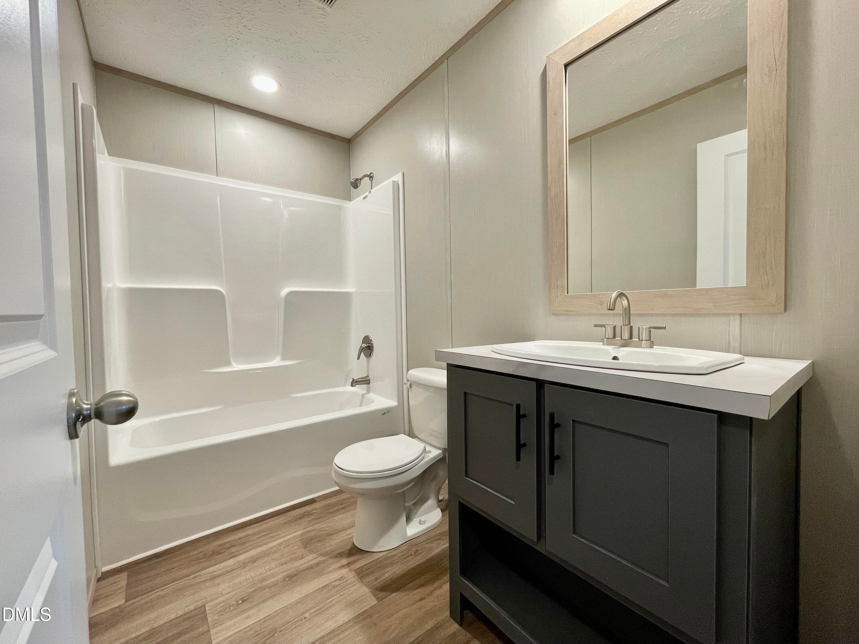 Hall Bathroom - 978 Mcneill Hobbs Road, Bunnlevel, NC 28323