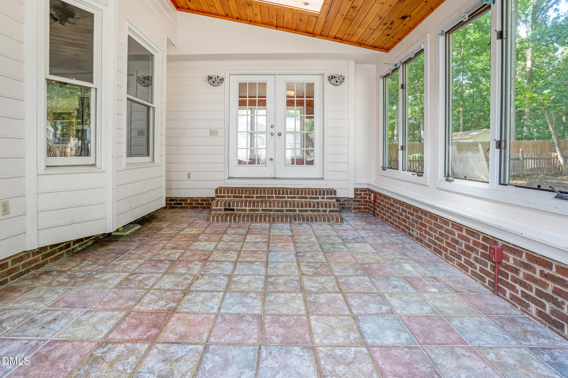 Sun room - 13 Warbler Lane, Durham, NC 27712, Durham