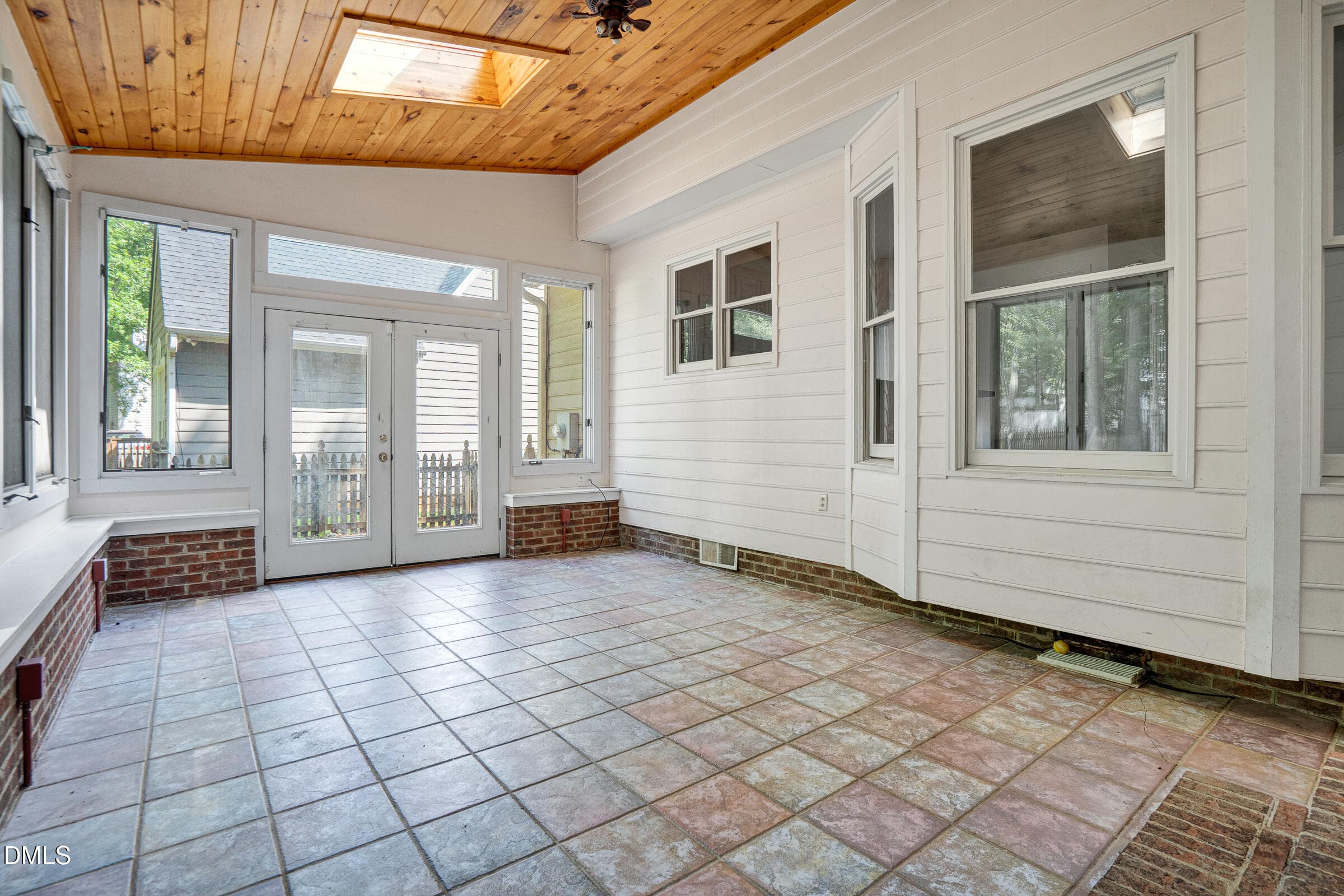 Sun room - 13 Warbler Lane, Durham, NC 27712, Durham