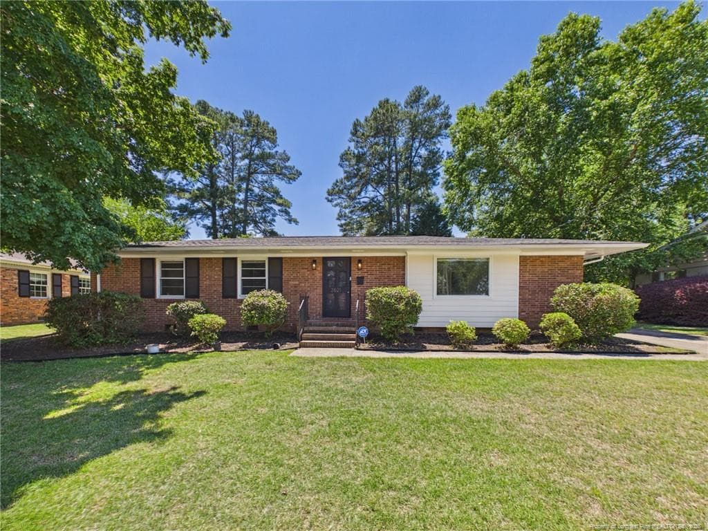 Photo 8 - 2621 Huntington Road, Fayetteville, NC 28303, Fayetteville
