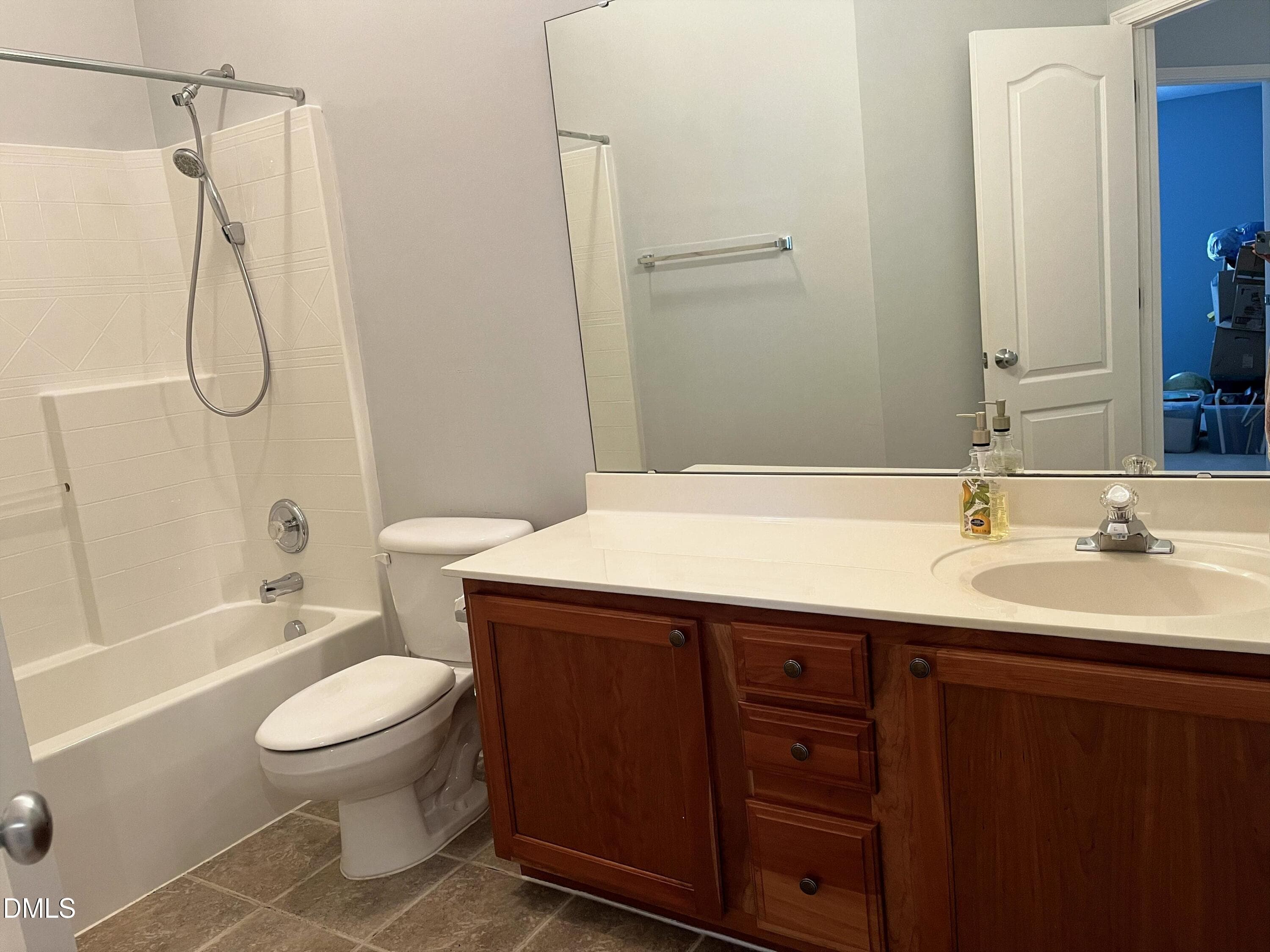 Hall bath - 13113 Ashford Park Drive, Raleigh, NC 27613, Raleigh