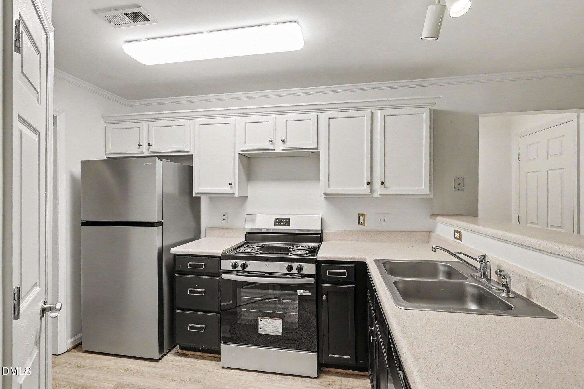 010_file_4050 - 2950 Trailwood Pines Lane 104, Raleigh, NC 27603, Raleigh