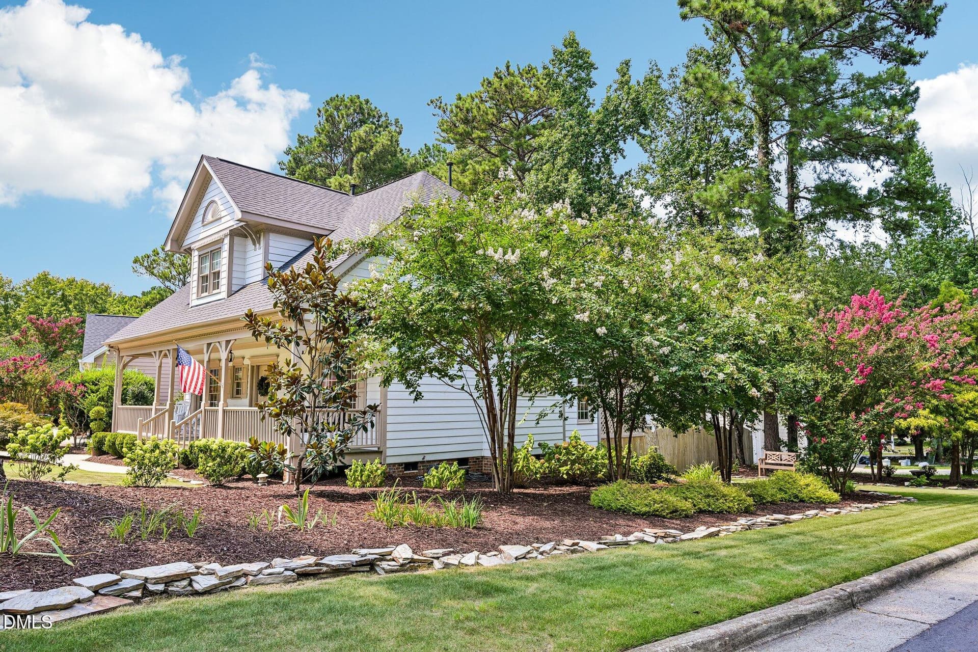 7-web-or-mls-Burnt Pine Ct-S1208-007 - 300 Burnt Pine Court, Apex, NC 27502