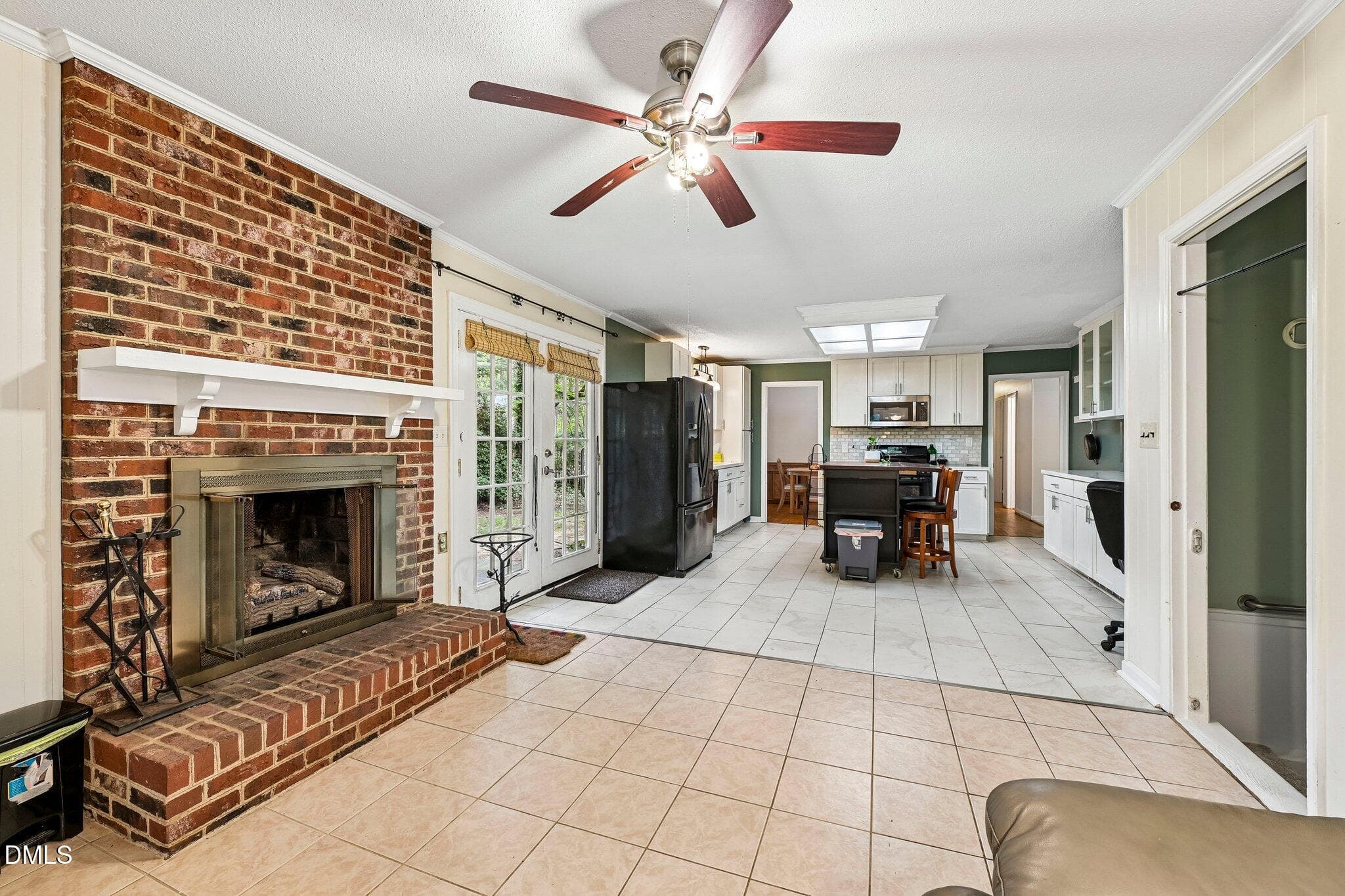 8-web-or-mls-Elberon Pl-S1308-008 - 1421 Elberon Place, Raleigh, NC 27609, Raleigh