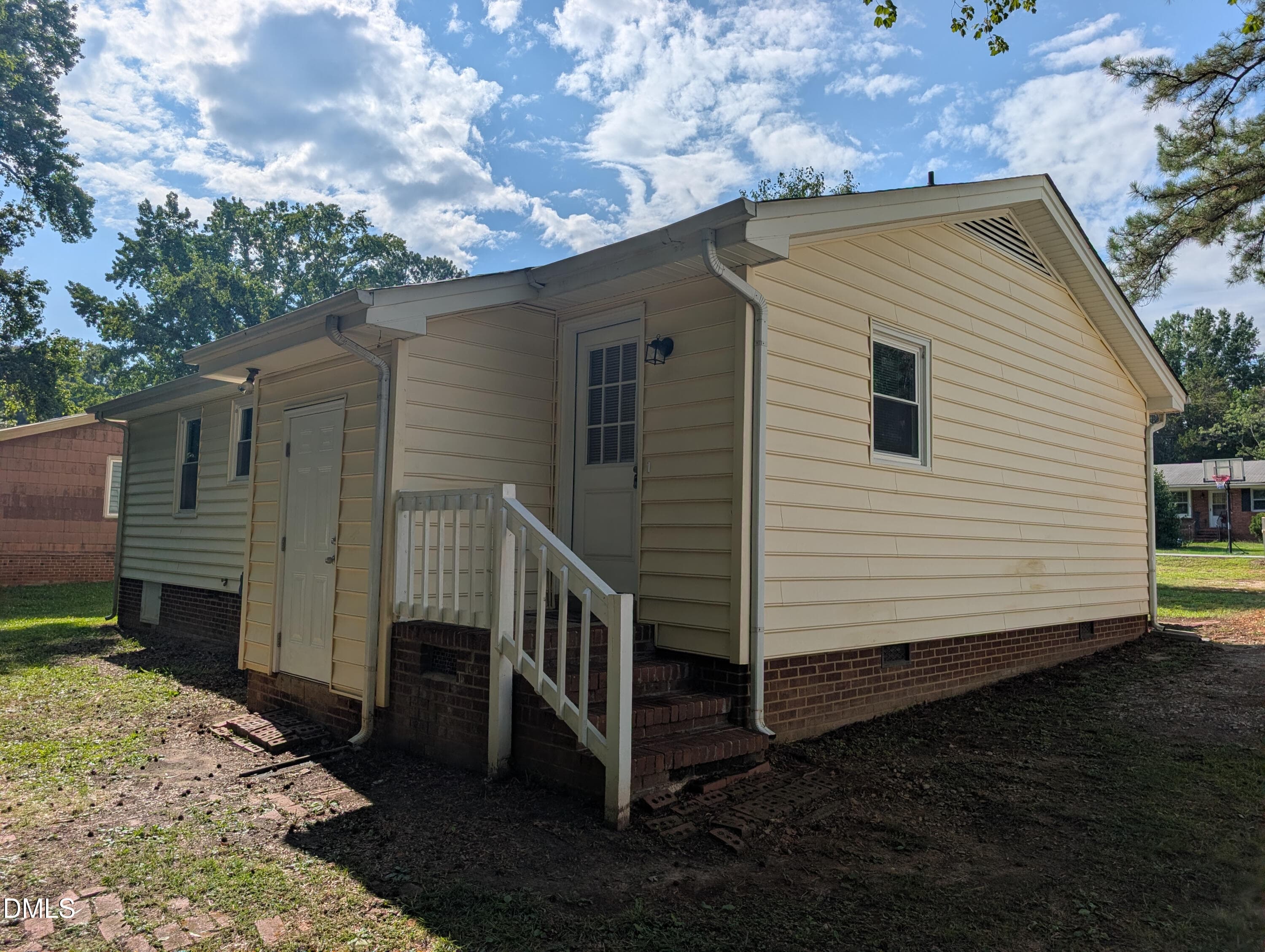 Side of Structure - 118 E Mciver Street, Zebulon, NC 27597