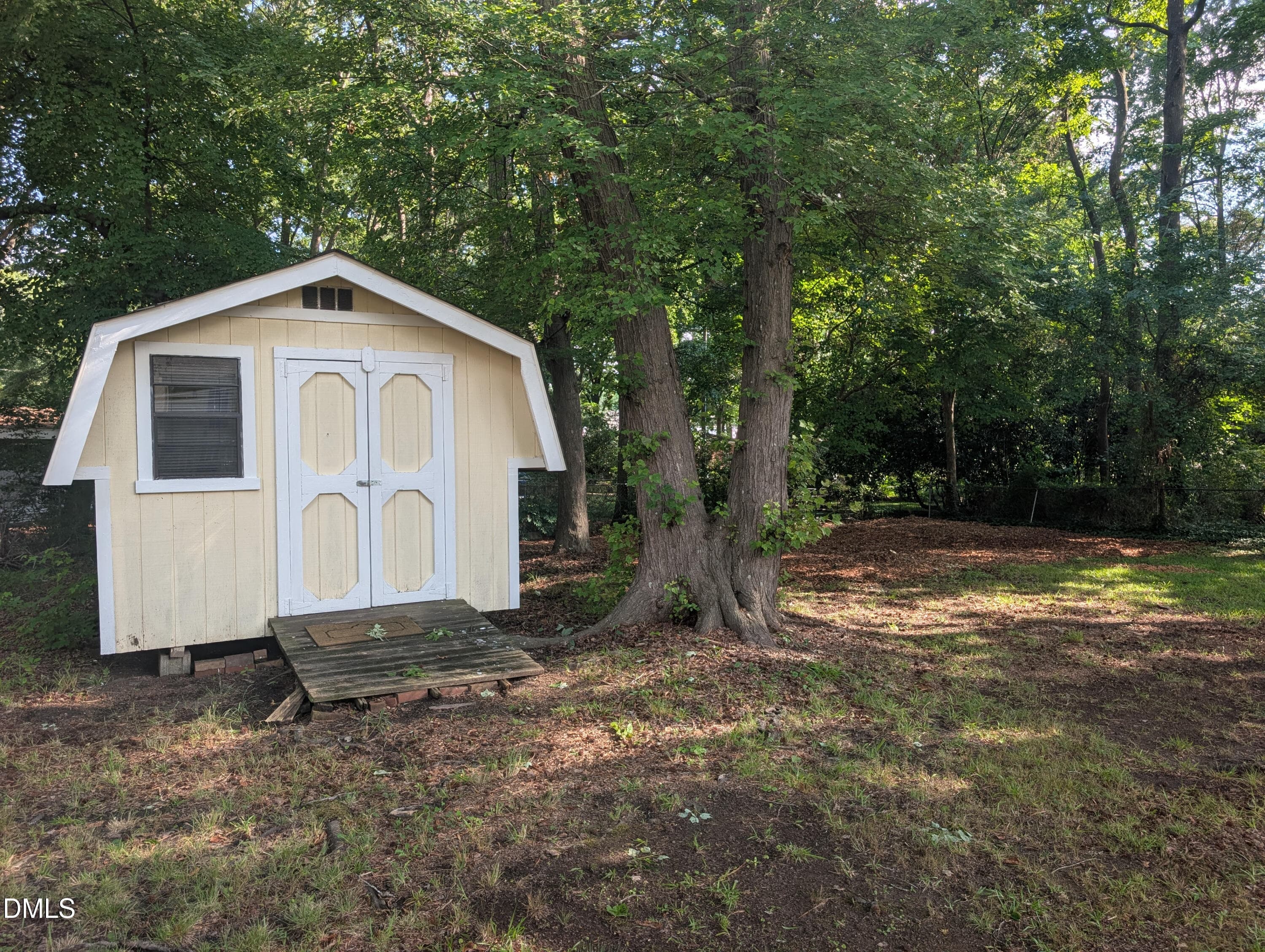 Out Building - 118 E Mciver Street, Zebulon, NC 27597