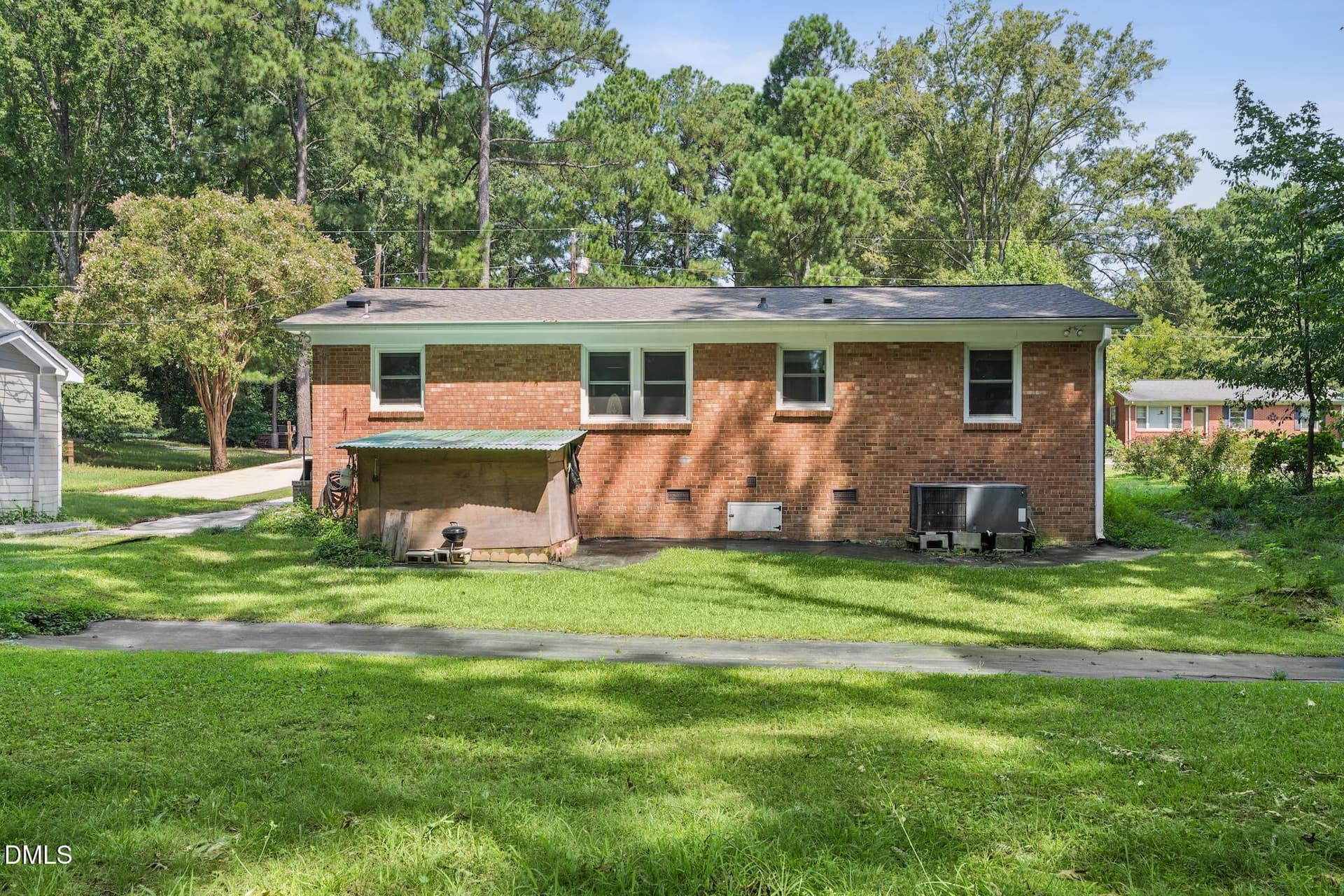 DSC07975 - 112 E Franklin Street, Zebulon, NC 27597
