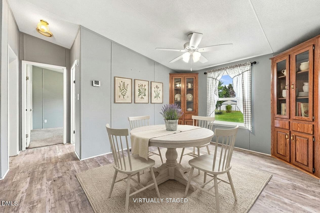Breakfast Nook - 313 Wright Road, Vass, NC 28394, Vass
