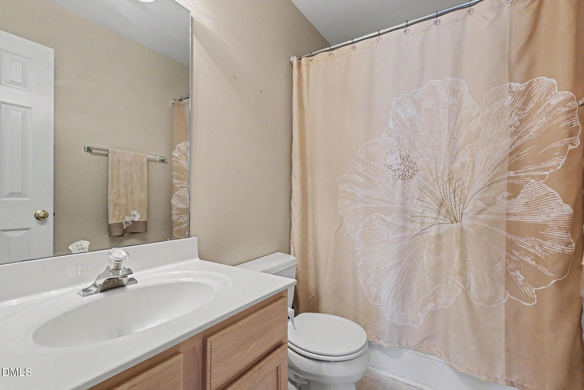 HallBath - 3 Sawmill Lane, Durham, NC 27712, Durham