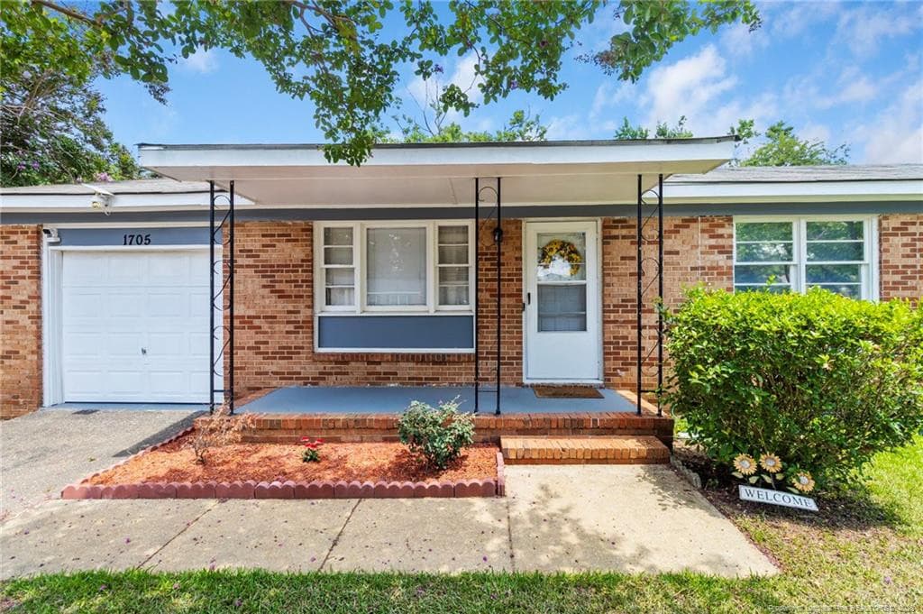 Photo 2 - 1705 Grandview Drive, Fayetteville, NC 28314, Fayetteville