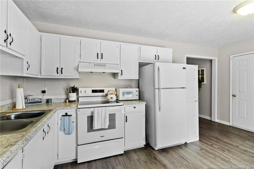 Photo 9 - 1705 Grandview Drive, Fayetteville, NC 28314, Fayetteville