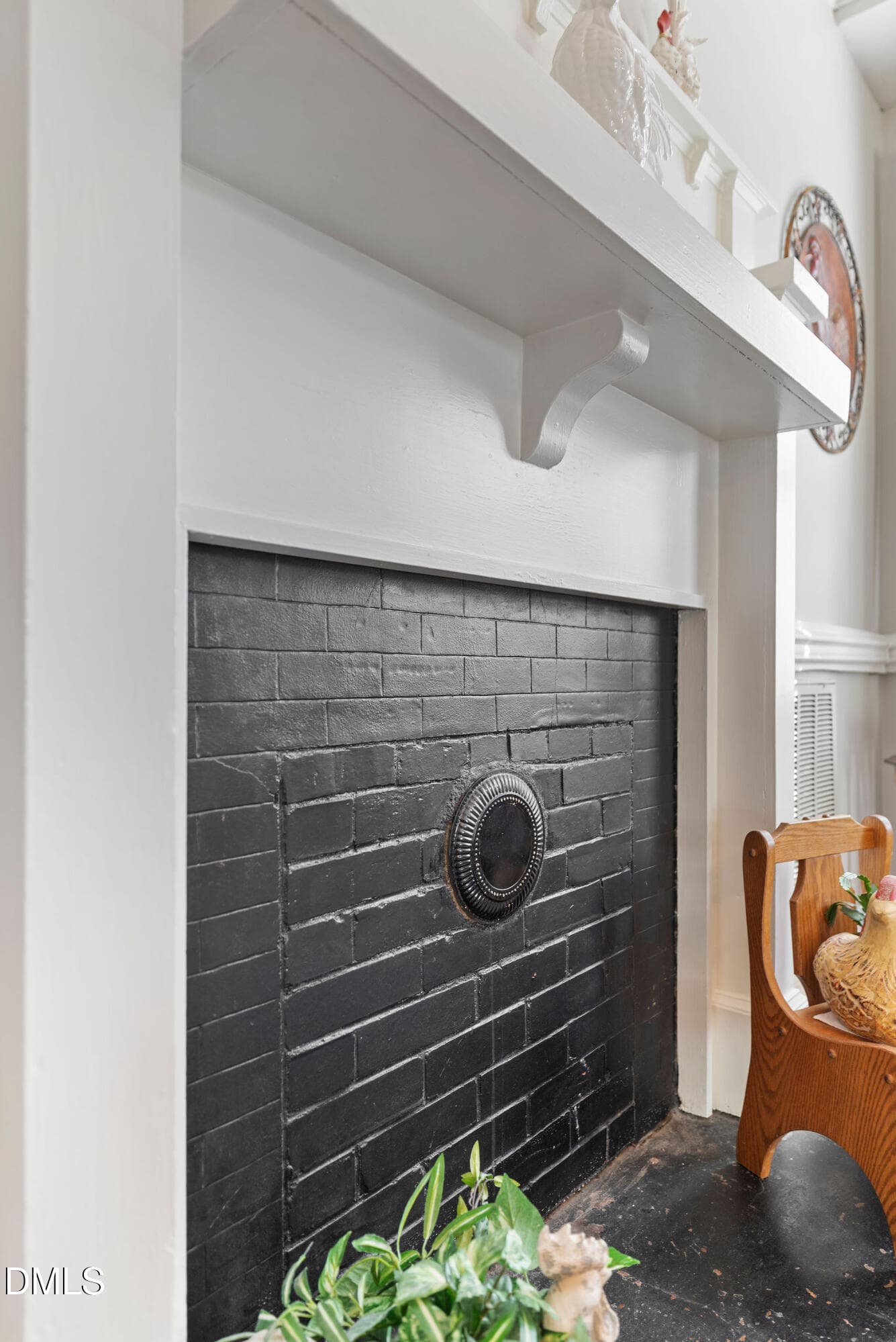 Formal Dinning Fireplace - 313 N Breazeale Avenue, Mount Olive, NC 28365, Mount Olive