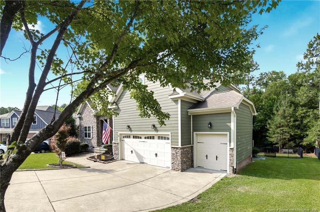 Photo 2 - 148 Heatherspring Way, Spring Lake, NC 28390