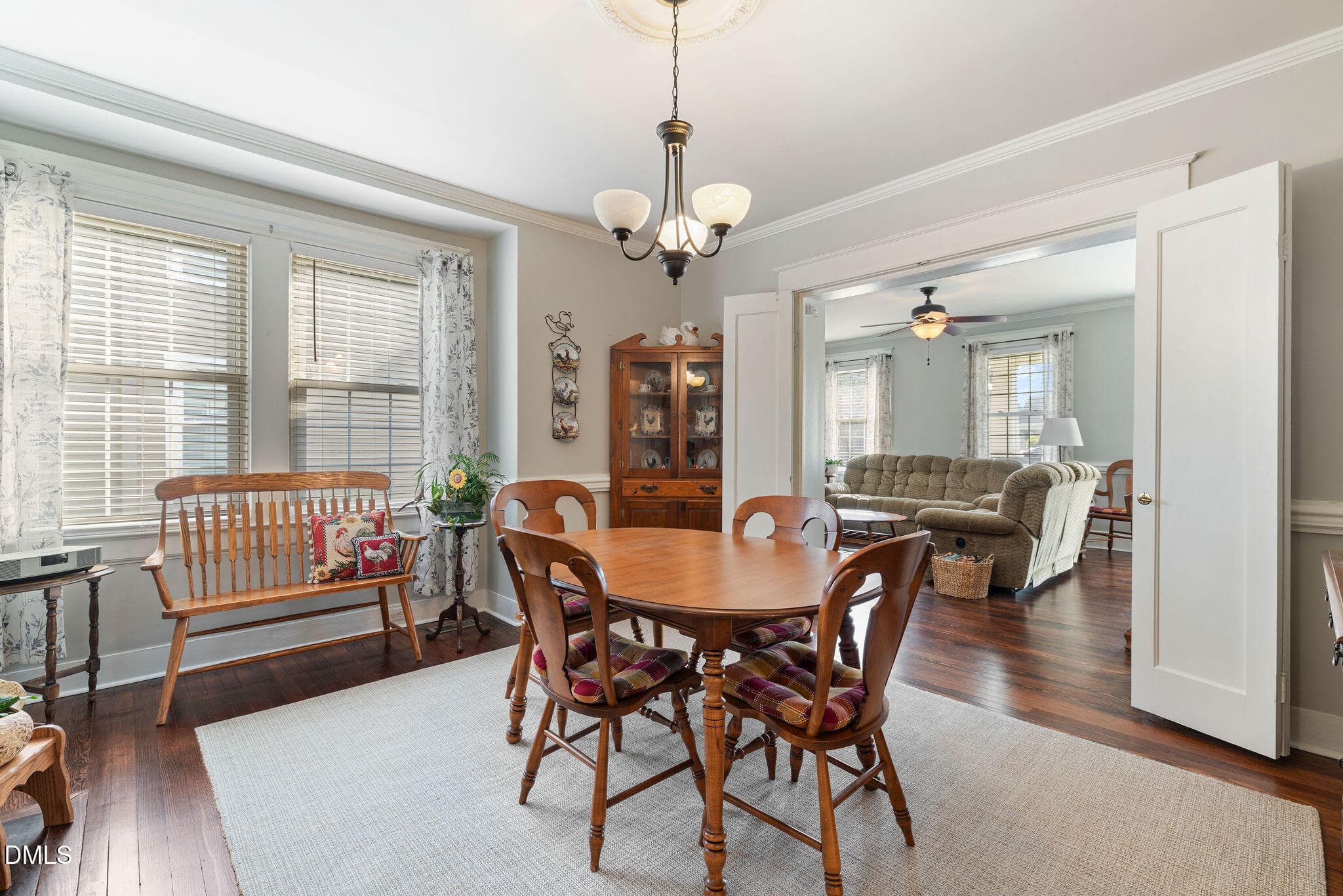 Formal Dinning - 313 N Breazeale Avenue, Mount Olive, NC 28365, Mount Olive
