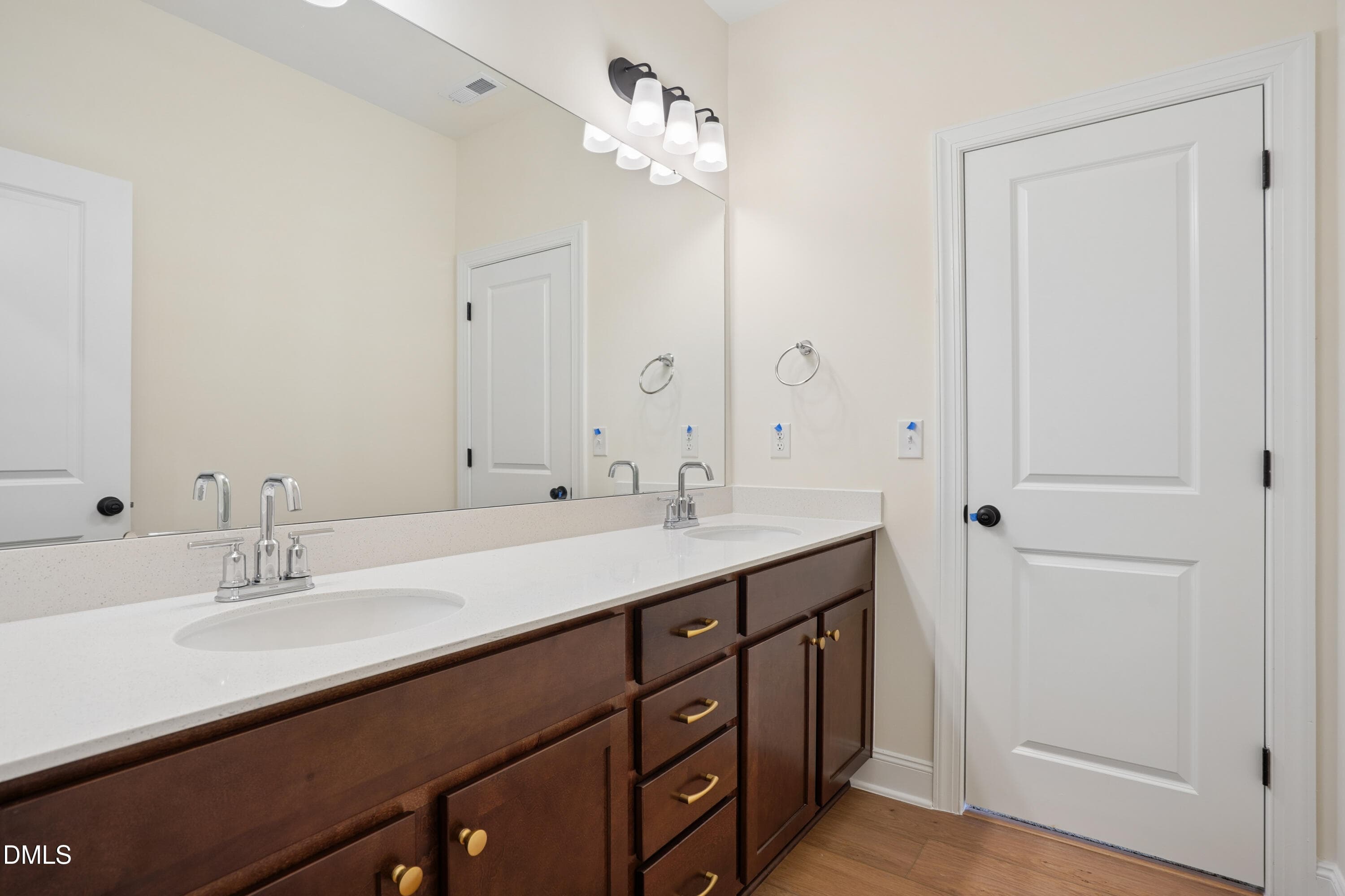 28-Bath - 7201 Blue Run Lane 10, Raleigh, NC 27604, Raleigh