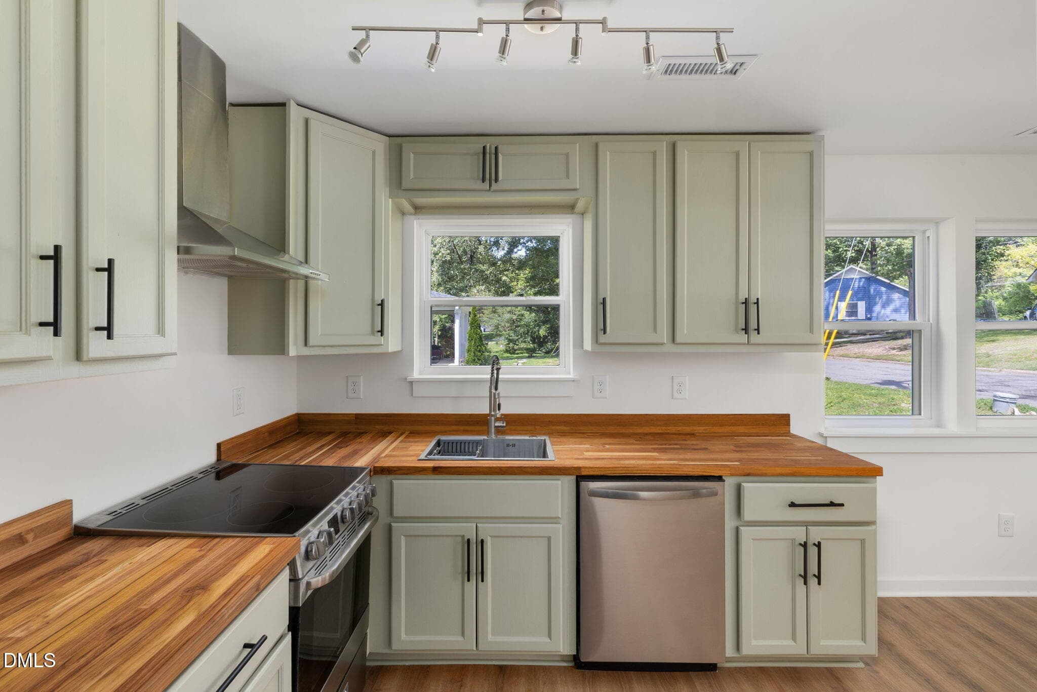 17-web-or-mls-DX3A0386 - 1410 C Maplewood Drive, Durham, NC 27704, Durham