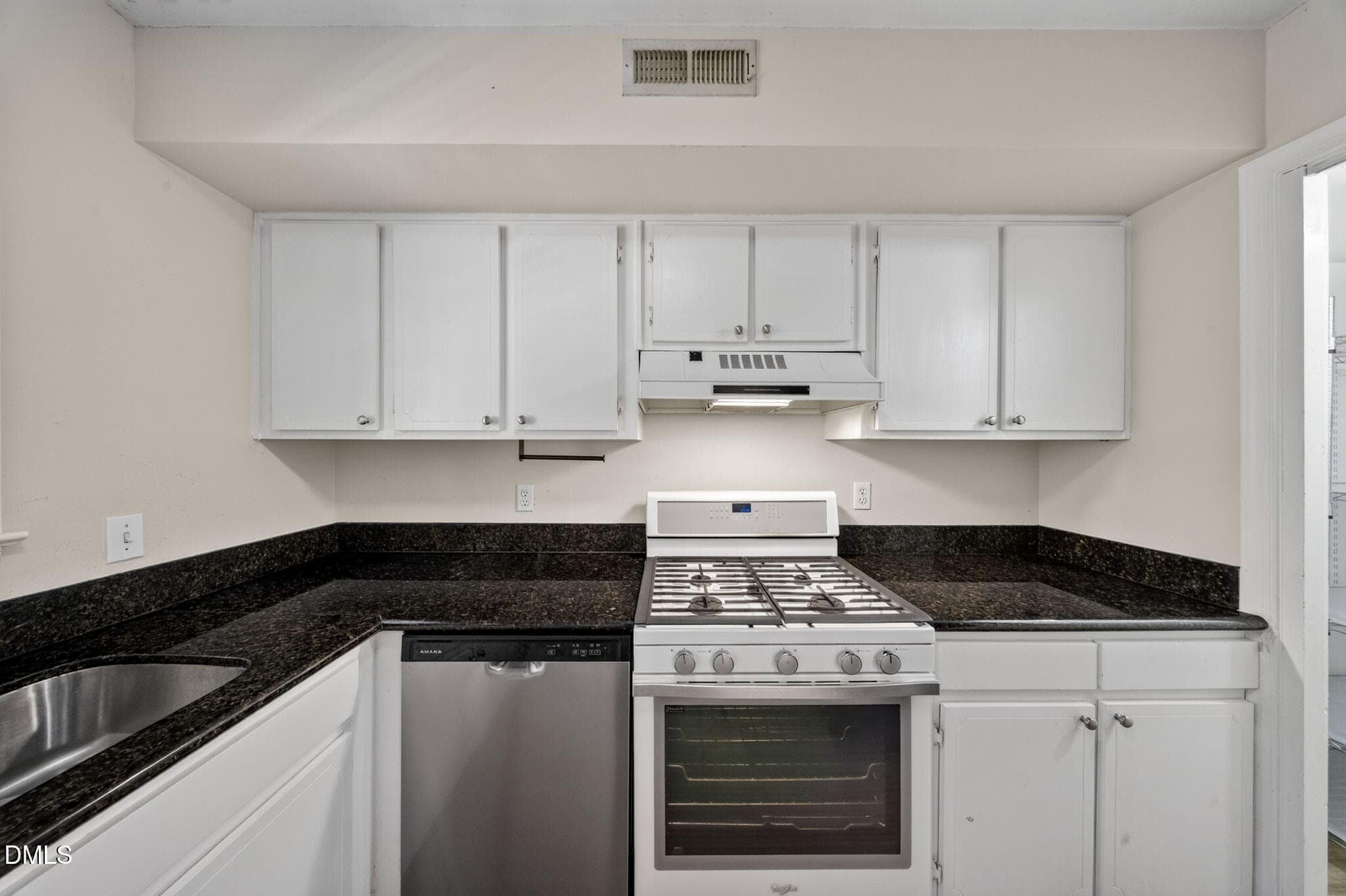 25-web-or-mls-3744 Jamestown Circle - 25 - 3744 Jamestown Circle, Raleigh, NC 27609, Raleigh