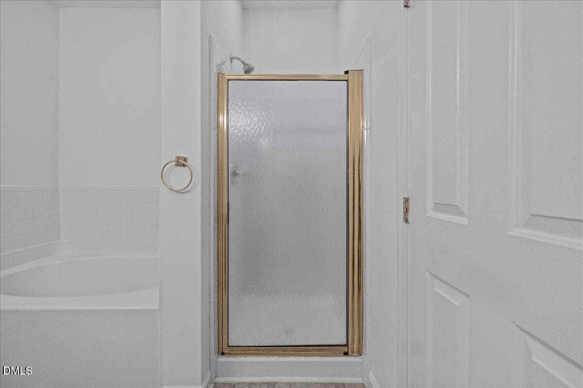 primary bath and shower - 7647 Astoria Place, Raleigh, NC 27612, Raleigh