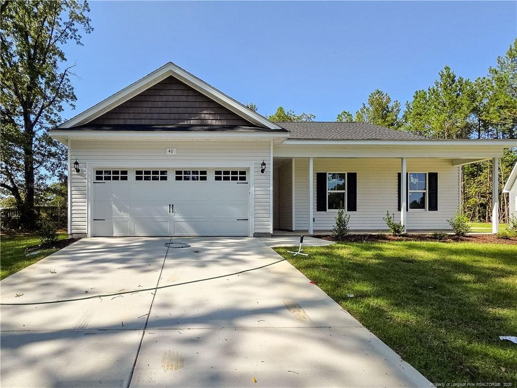 40 Quarter Court, Spring Lake, NC 28390