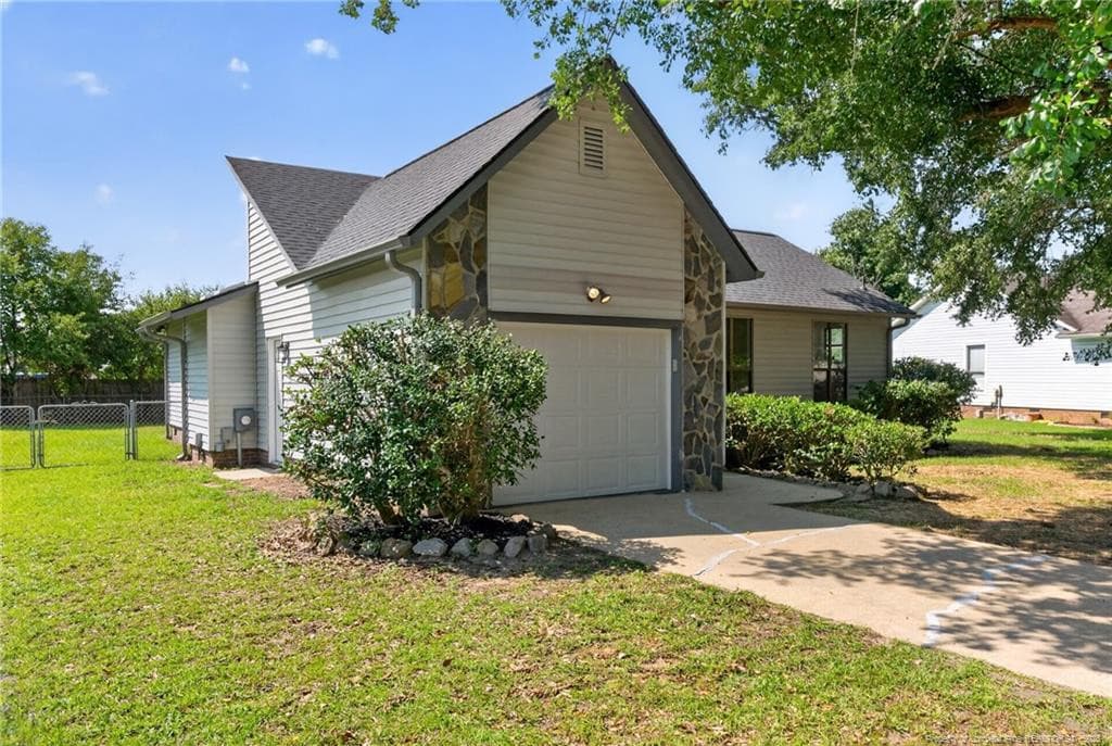 Photo 2 - 7109 Canary Drive, Fayetteville, NC 28314, Fayetteville