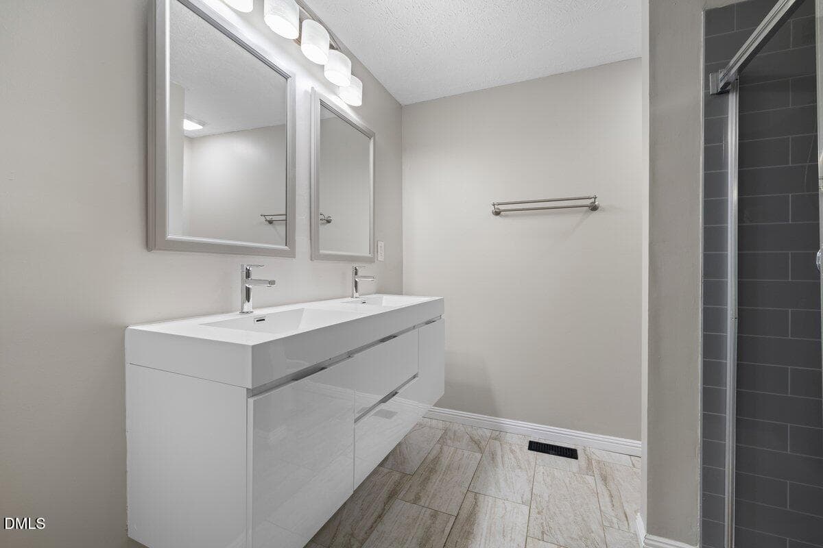 Master bath - 424 Newburgh Drive, Fayetteville, NC 28311, Fayetteville