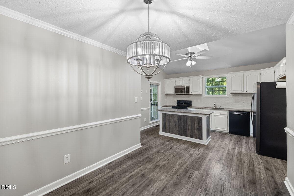 Dining room full pic - 424 Newburgh Drive, Fayetteville, NC 28311, Fayetteville