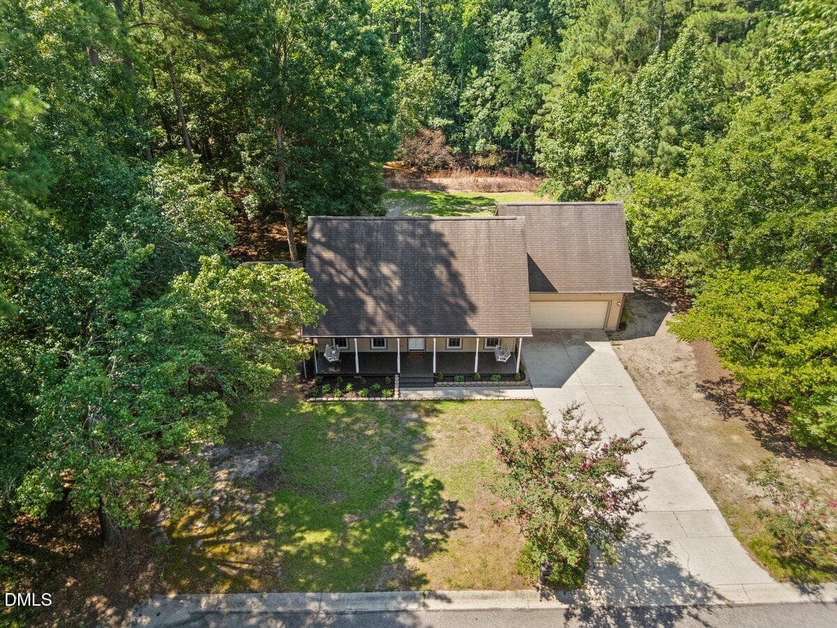 Angle House - 424 Newburgh Drive, Fayetteville, NC 28311, Fayetteville