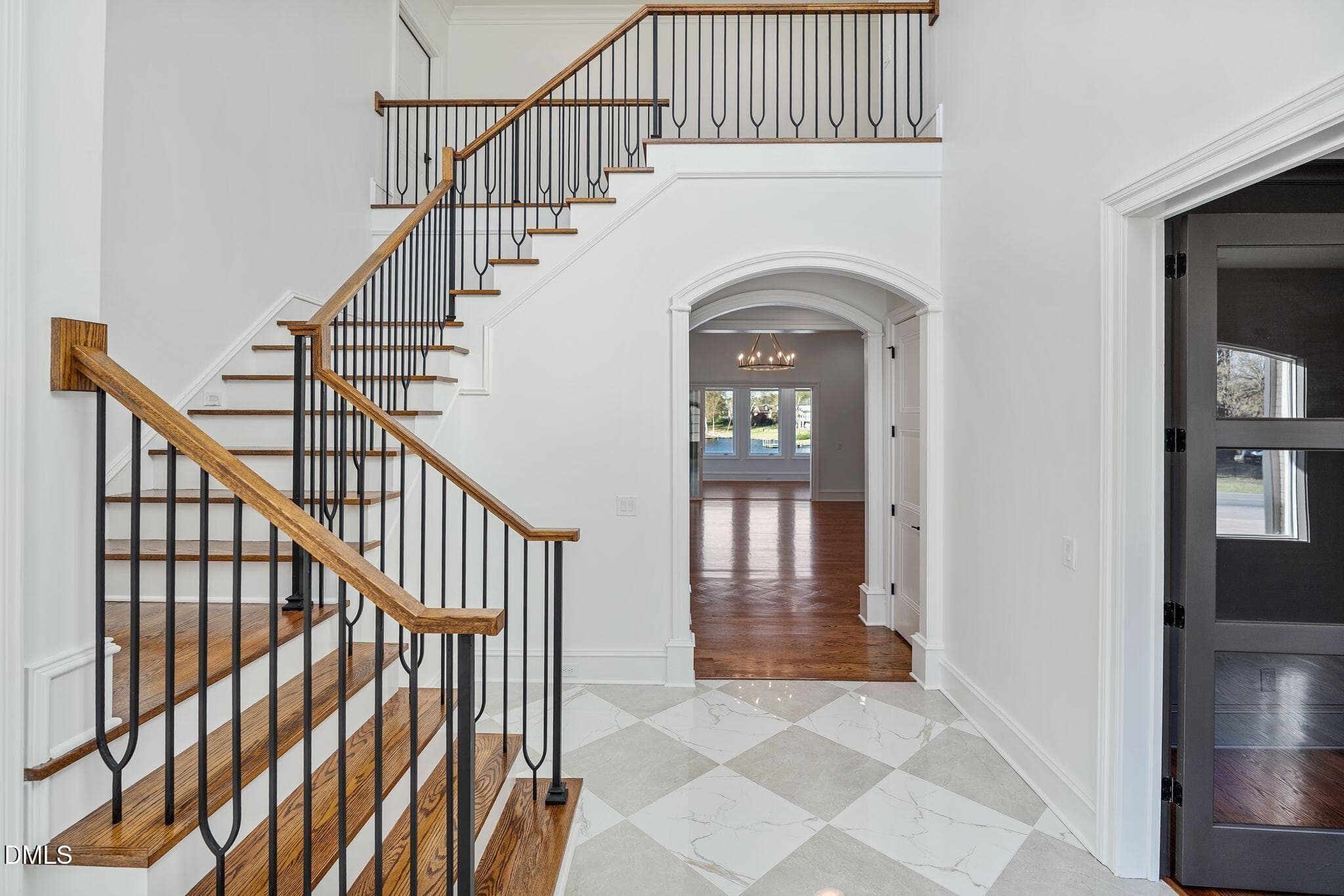 DSC04640-foyer - 515 Martin Livestock Road, Princeton, NC 27569